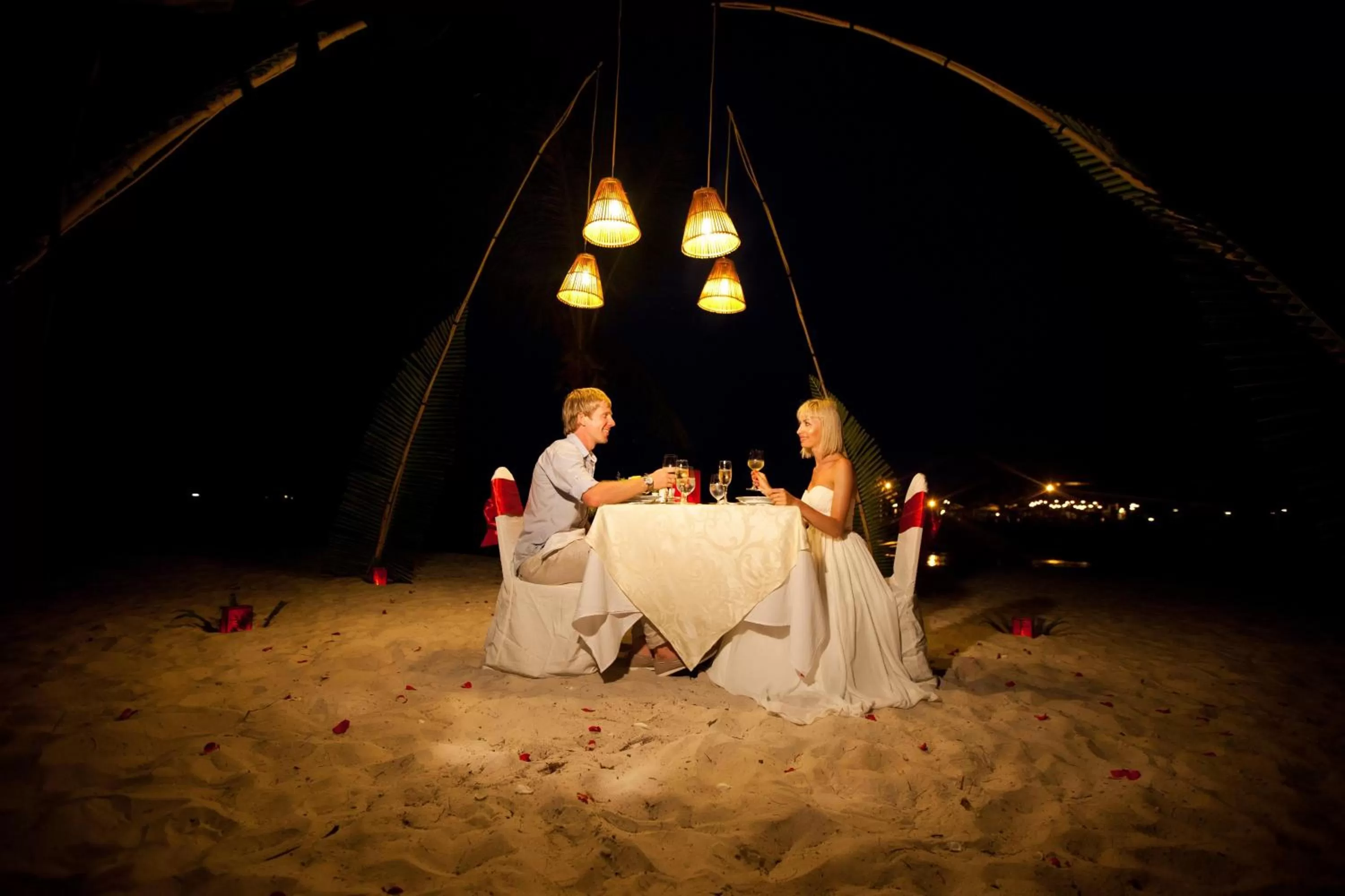 Restaurant/places to eat in Diamond Bay Resort & Spa