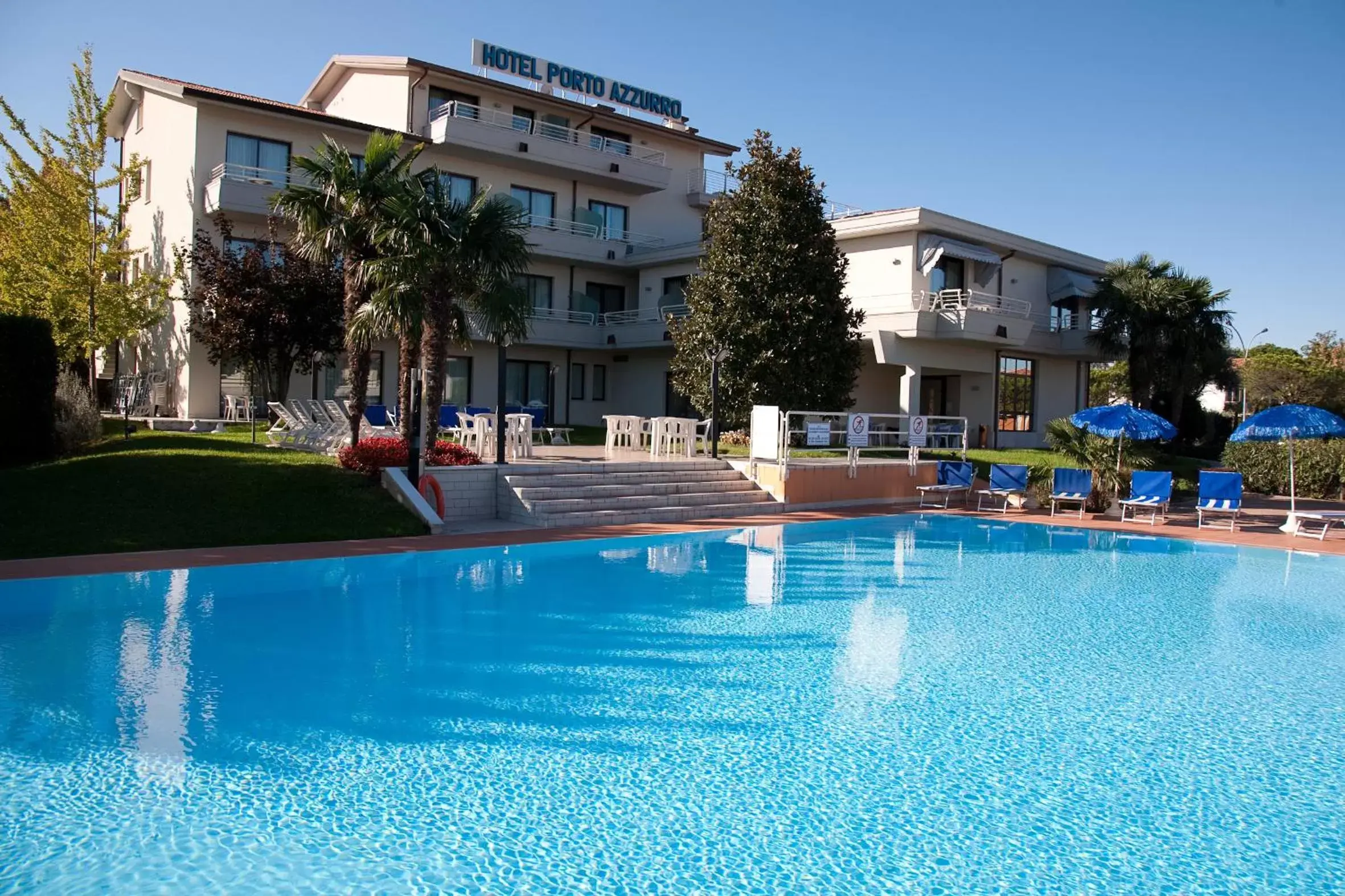 Swimming pool, Property Building in Hotel Porto Azzurro