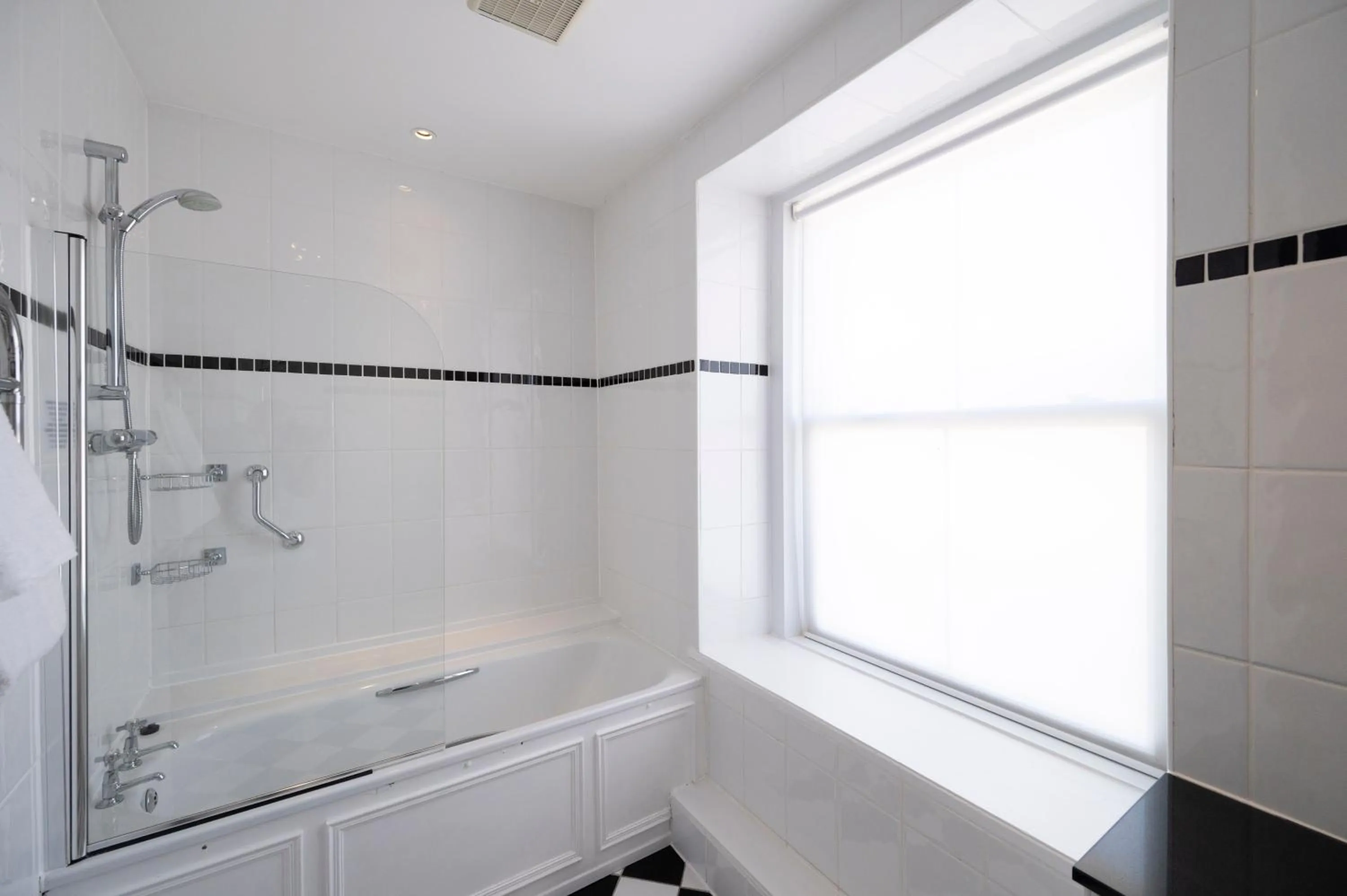 Bathroom in St George's Hotel - Llandudno