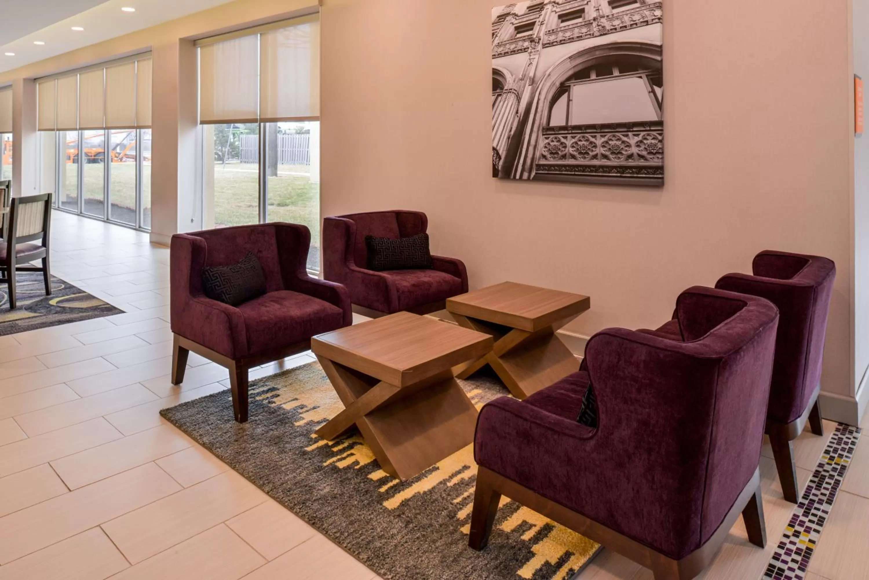 Seating area in La Quinta by Wyndham Indianapolis South