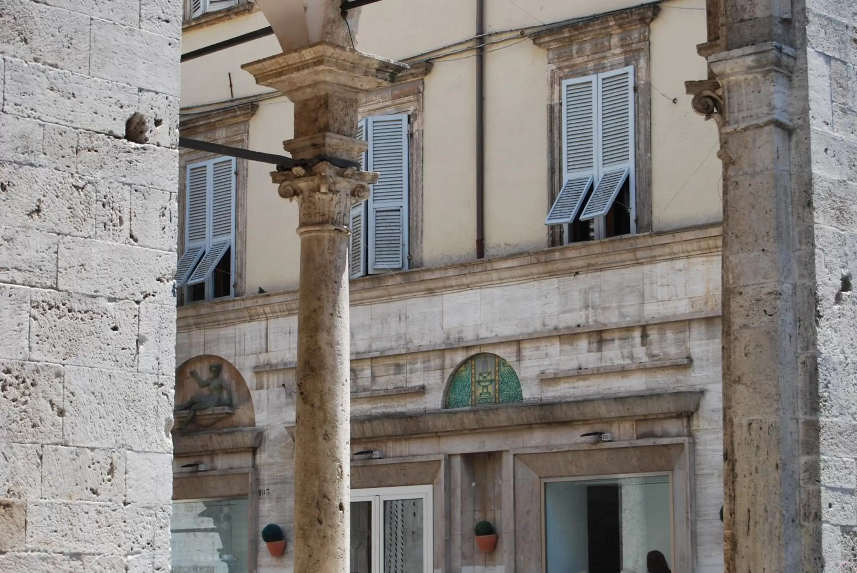 Nearby landmark, Property Building in A Casa di Lola