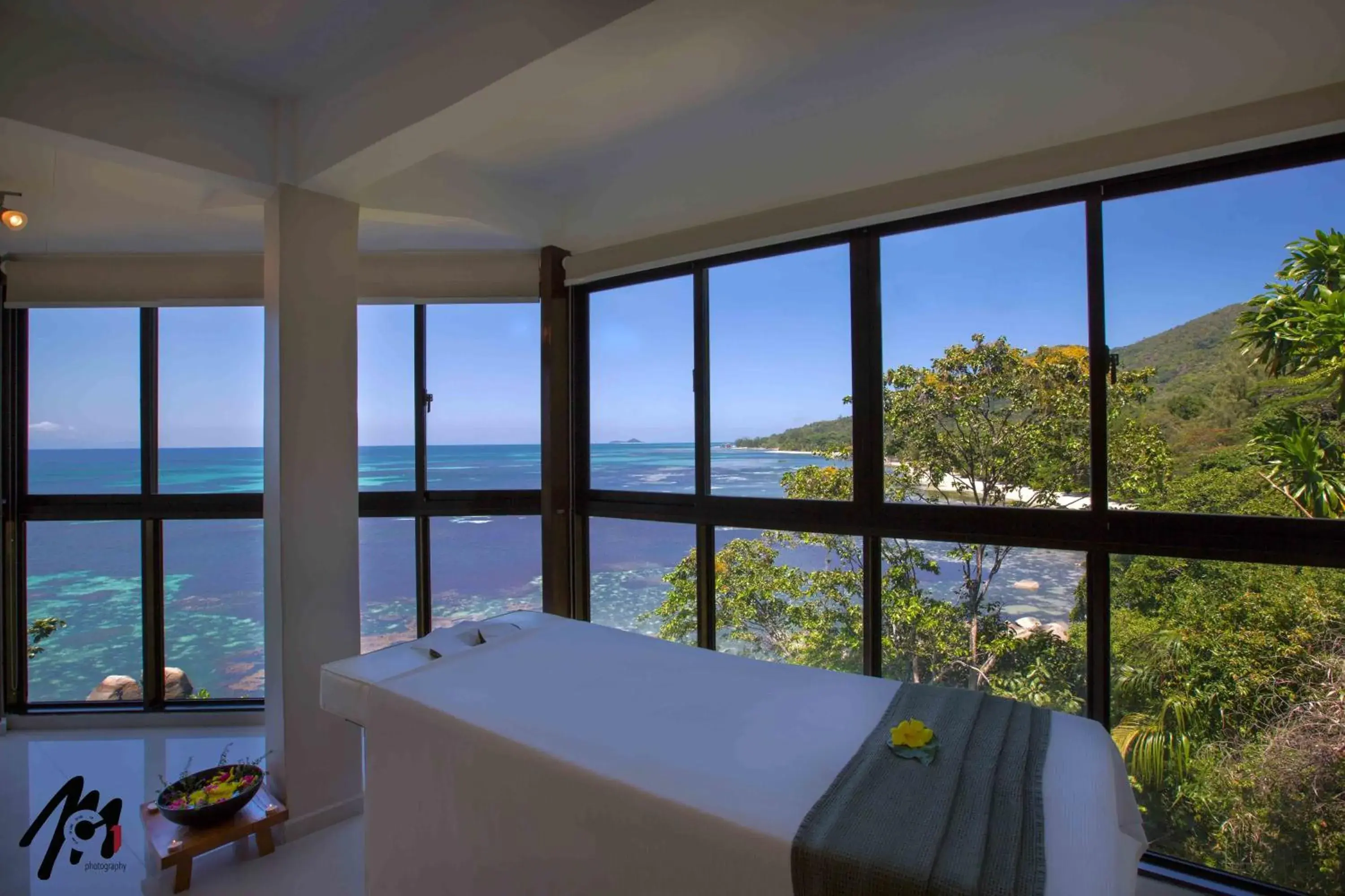 Massage in Coco de Mer and Black Parrot Suites