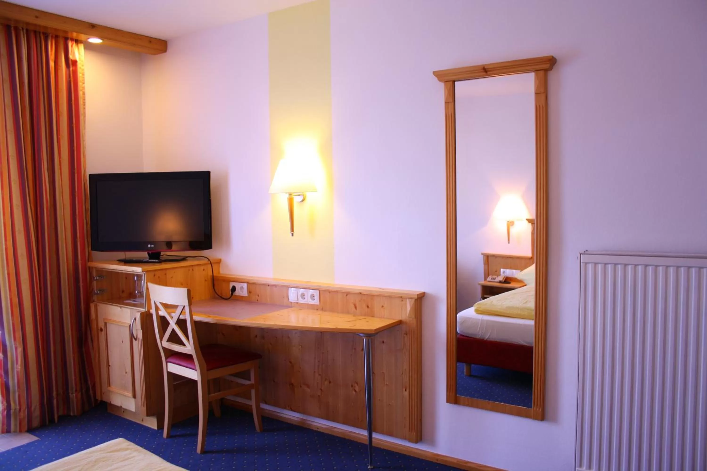 Photo of the whole room, Bed in Hotel-Landgasthof Ploss