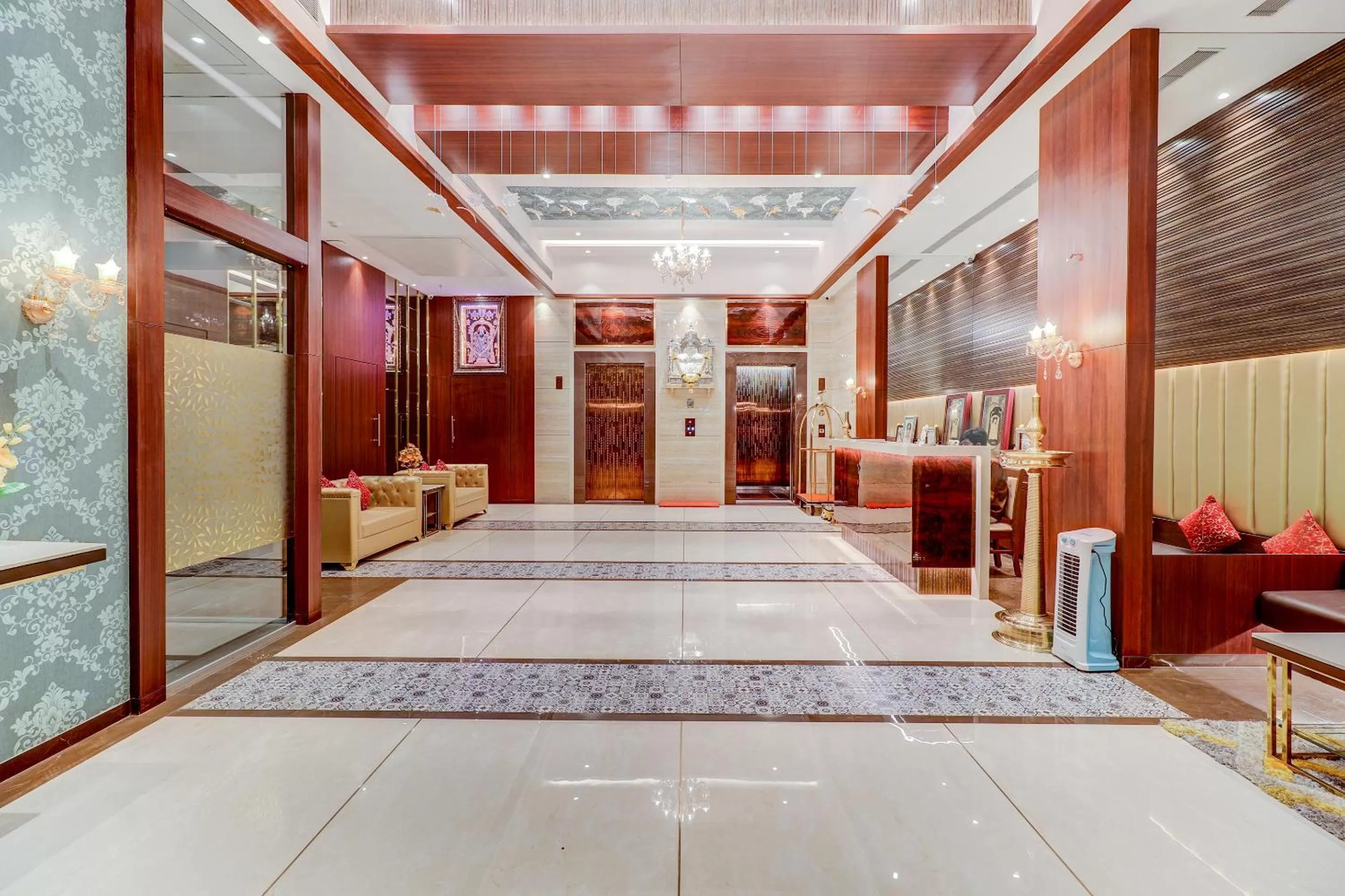 Lobby or reception in Hotel Gurudev Grand