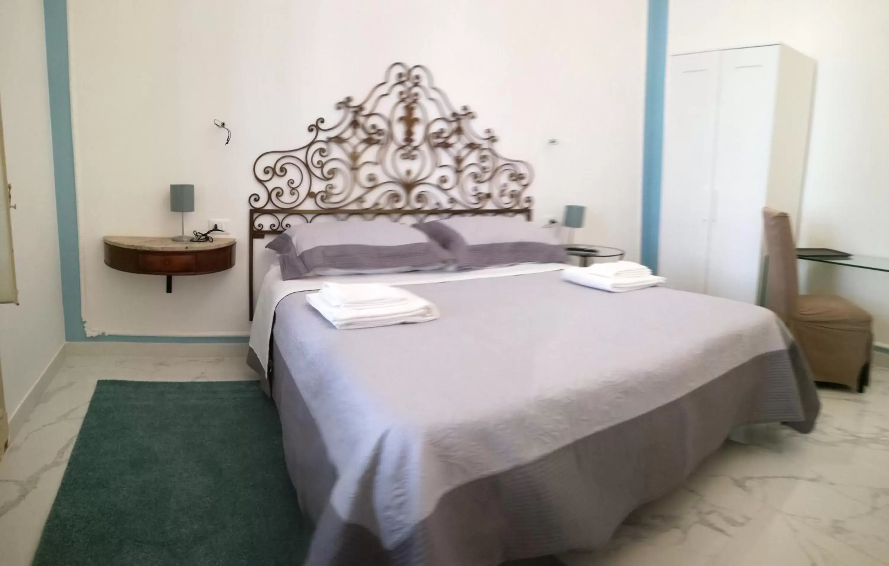 Photo of the whole room, Bed in La terrazza del Sole B&B
