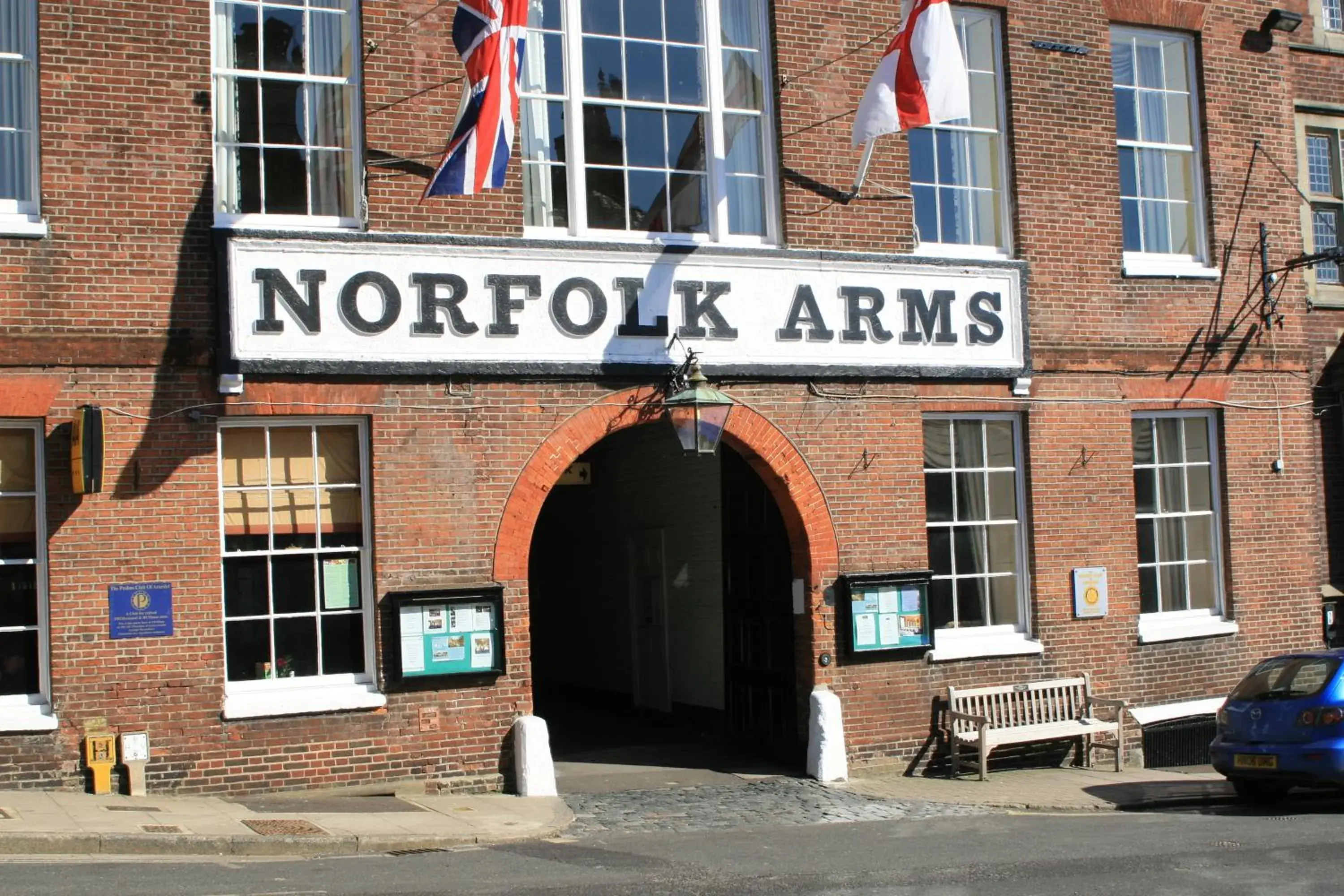 Facade/entrance in Norfolk Arms Hotel