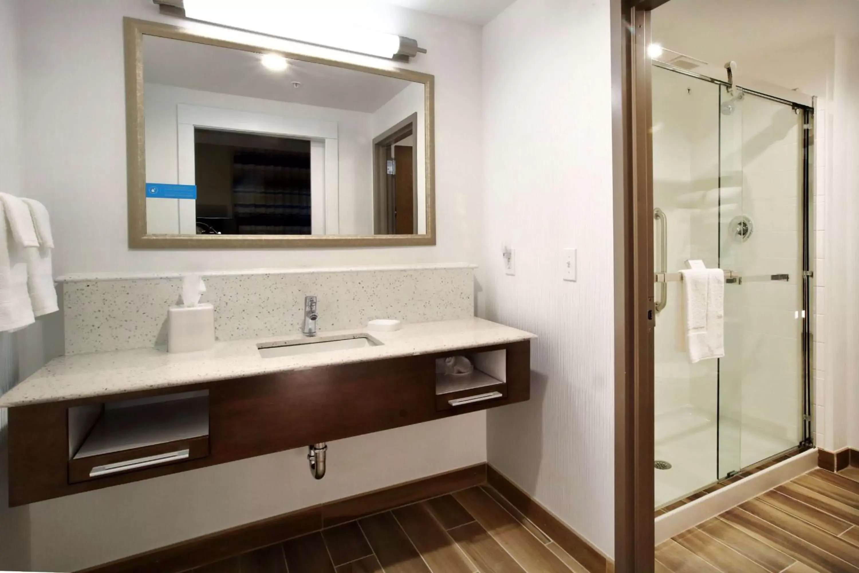 Bathroom in Hampton Inn & Suites By Hilton Baltimore/Aberdeen, Md