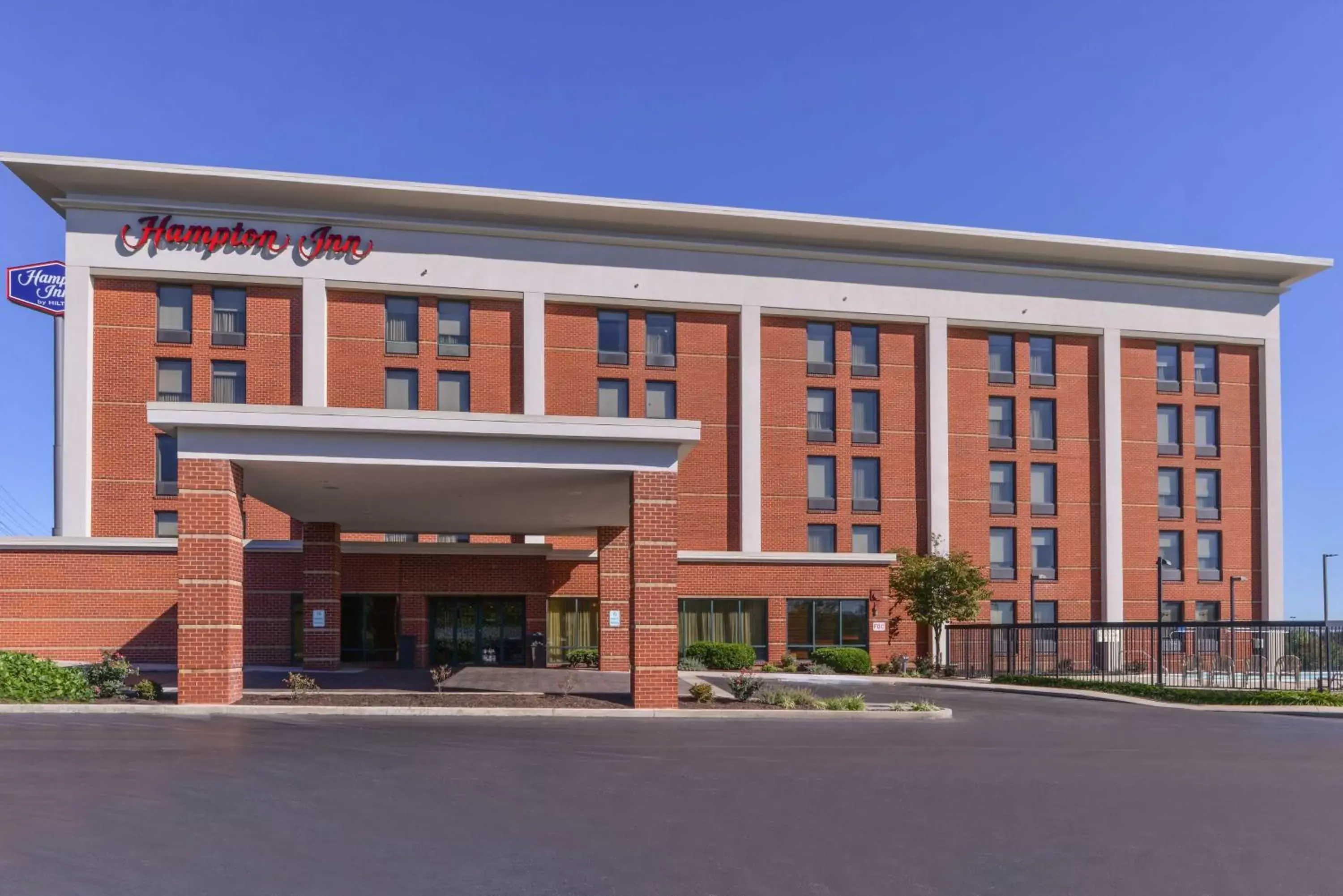 Property Building in Hampton Inn Martinsburg