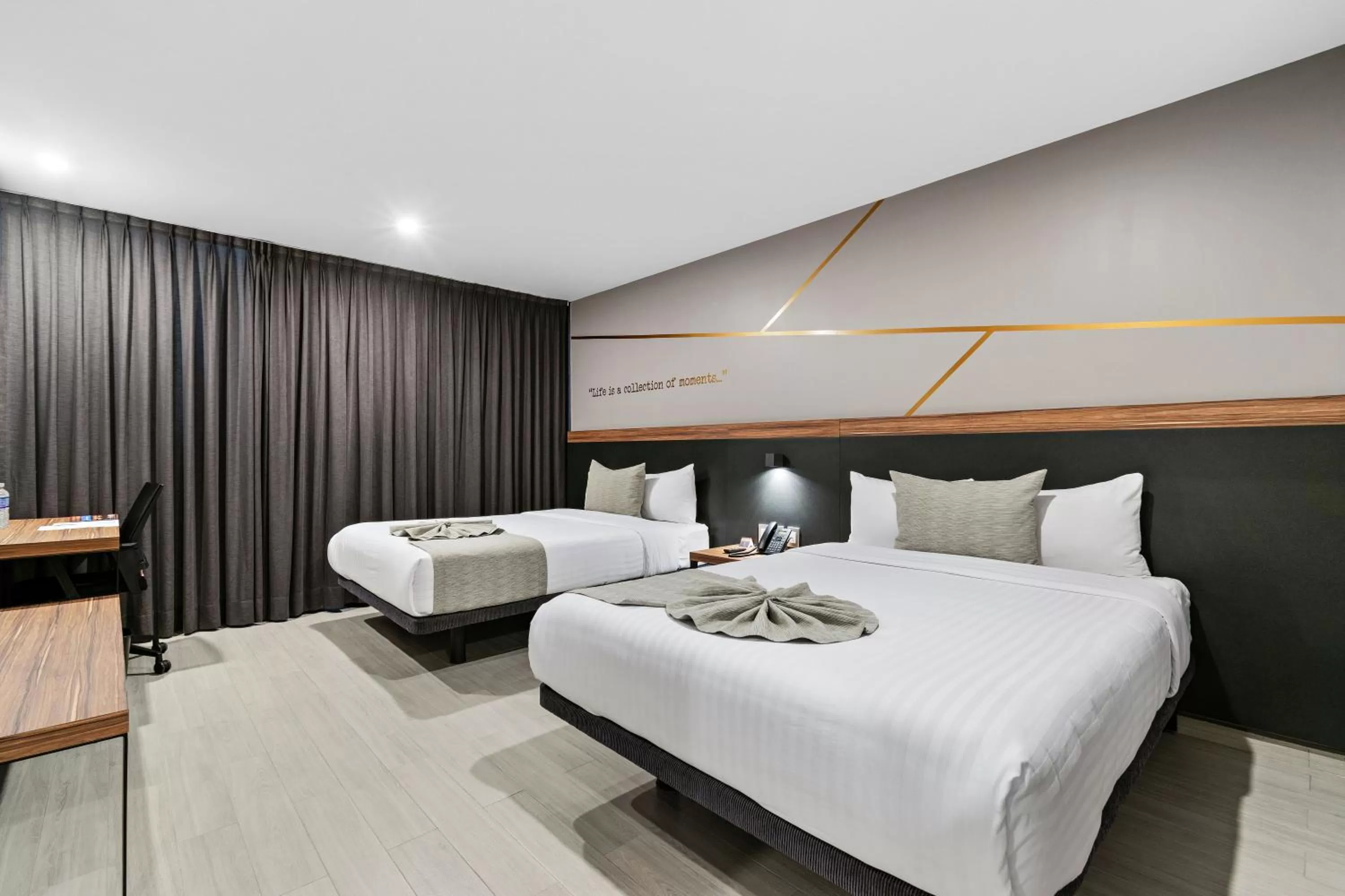 Bedroom, Bed in Bedford Hotel