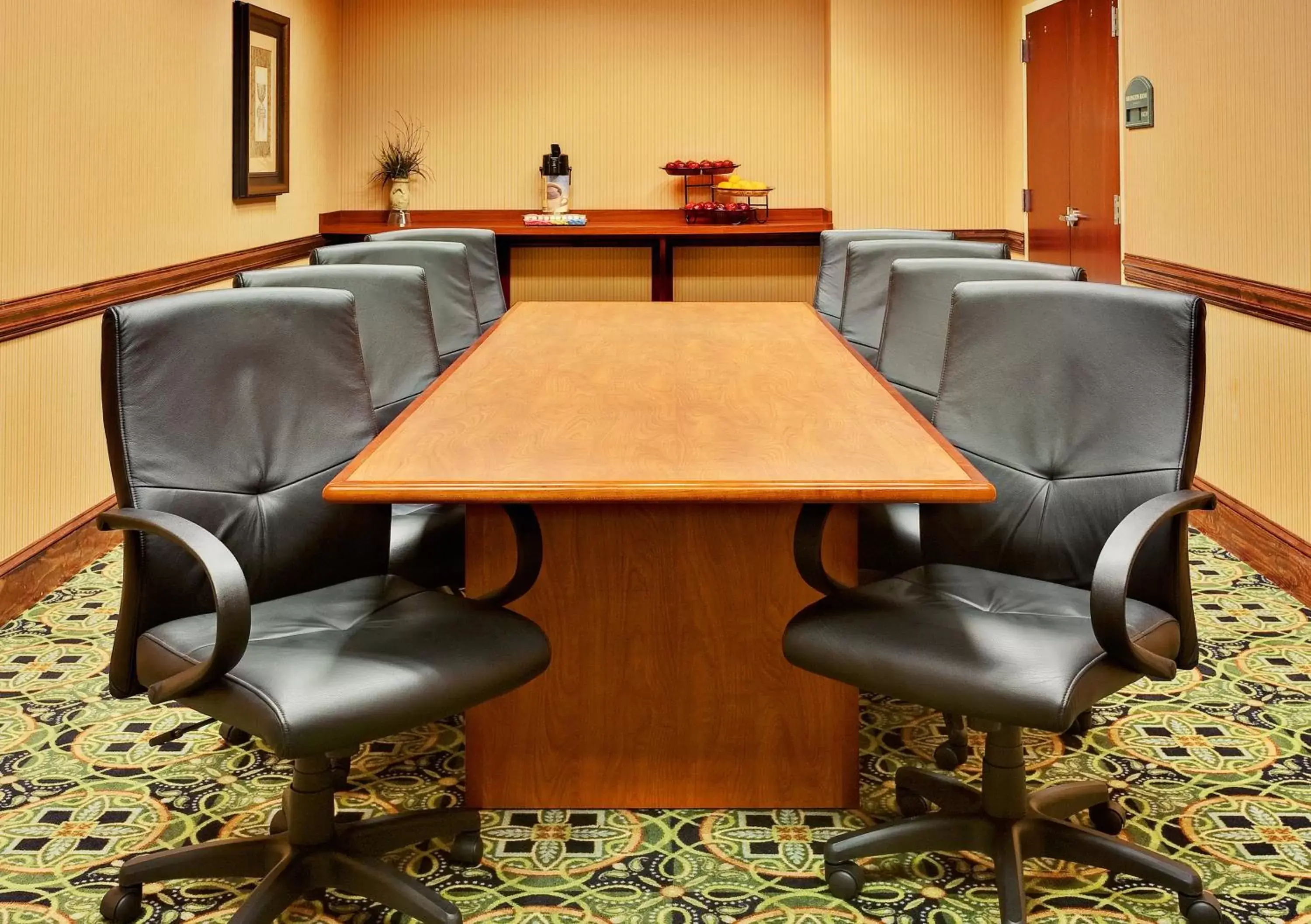 Meeting/conference room in Holiday Inn Express Hotel & Suites Millington-Memphis Area, an IHG Hotel