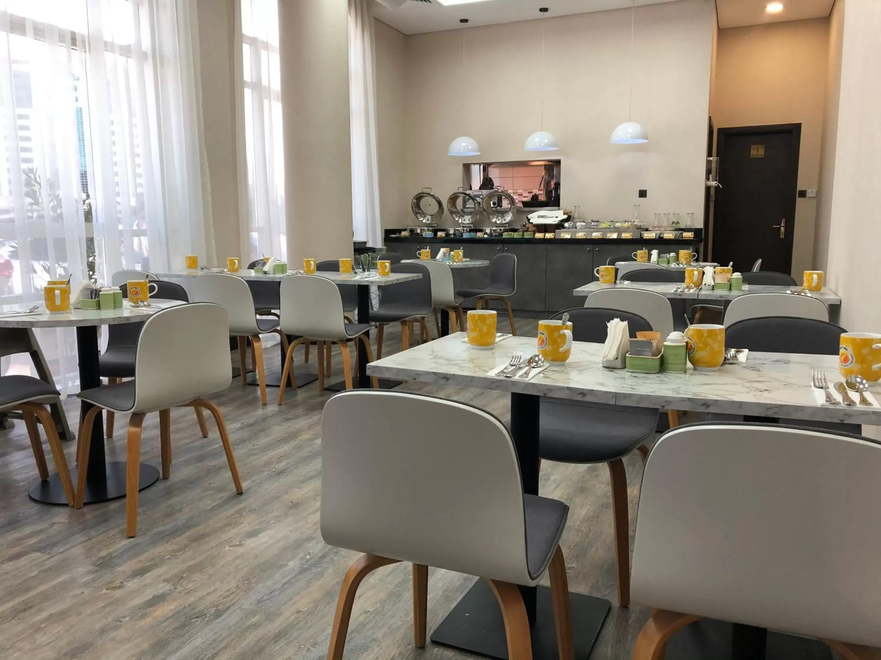 Restaurant/places to eat in TIME Express Hotel Al Khan Restaurant/places to eat in TIME Express Hotel Al Khan