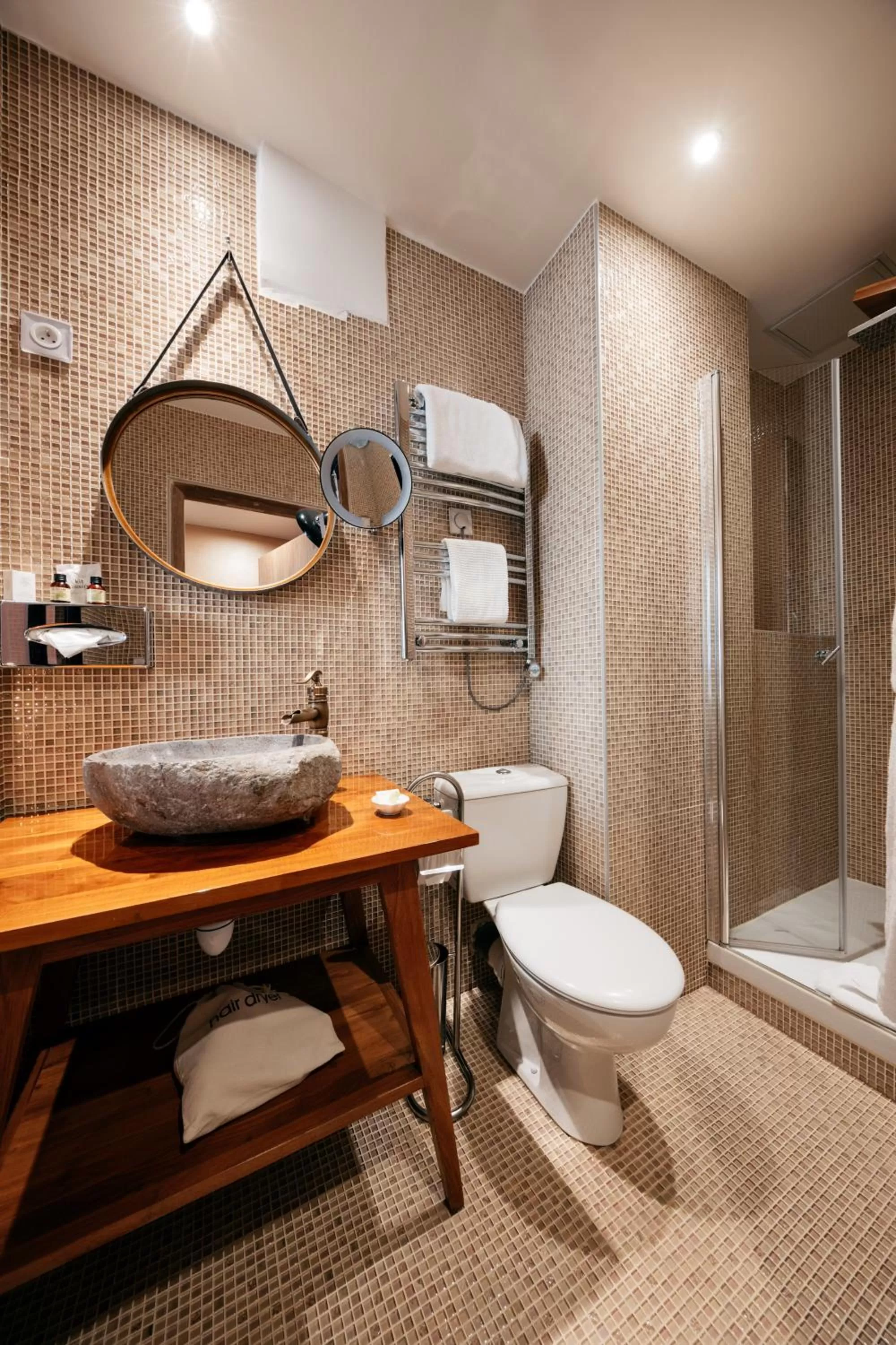 Bathroom in Le Temple De Jeanne