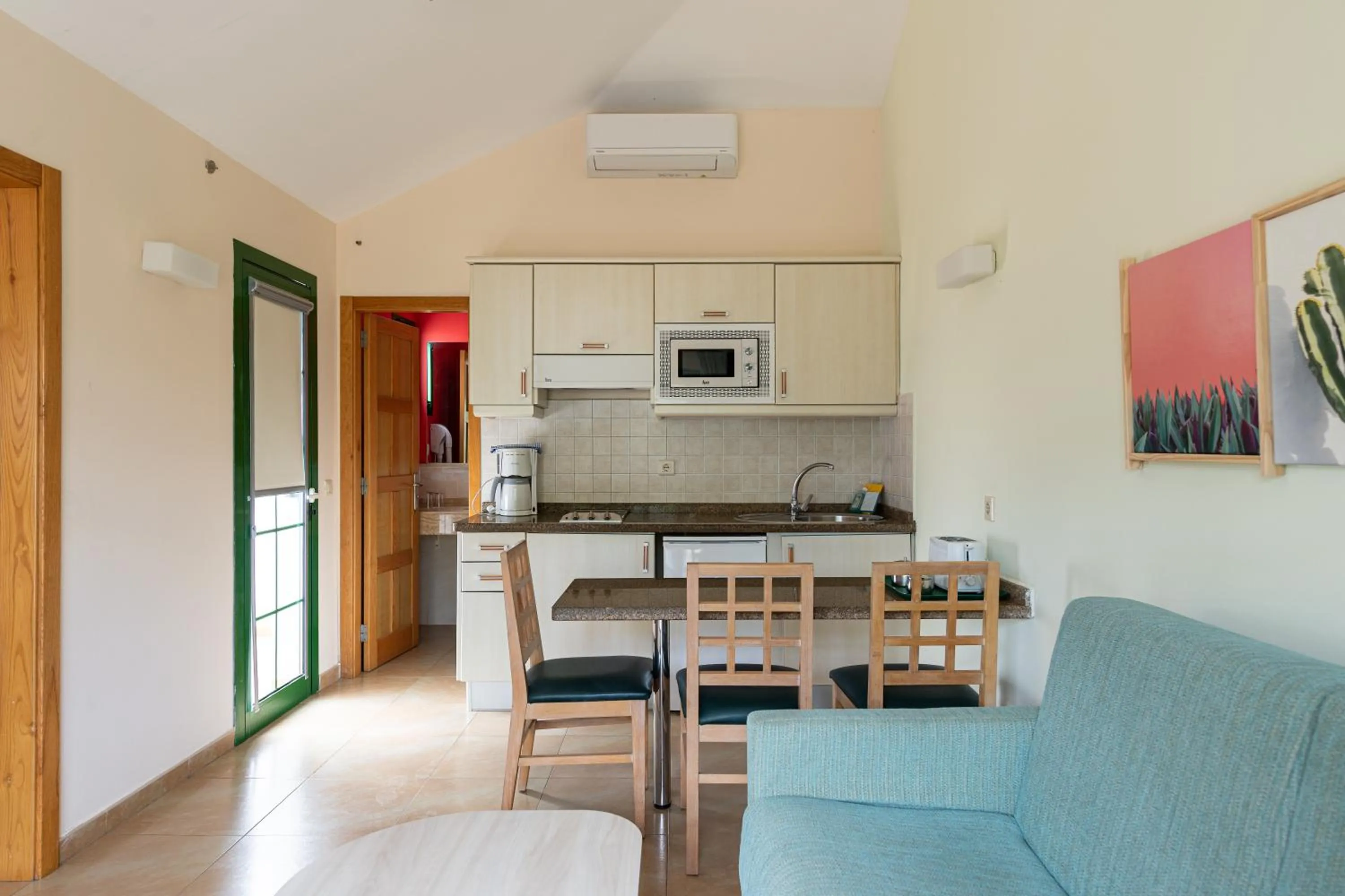 Coffee/tea facilities in Bungalows Cordial Sandy Golf