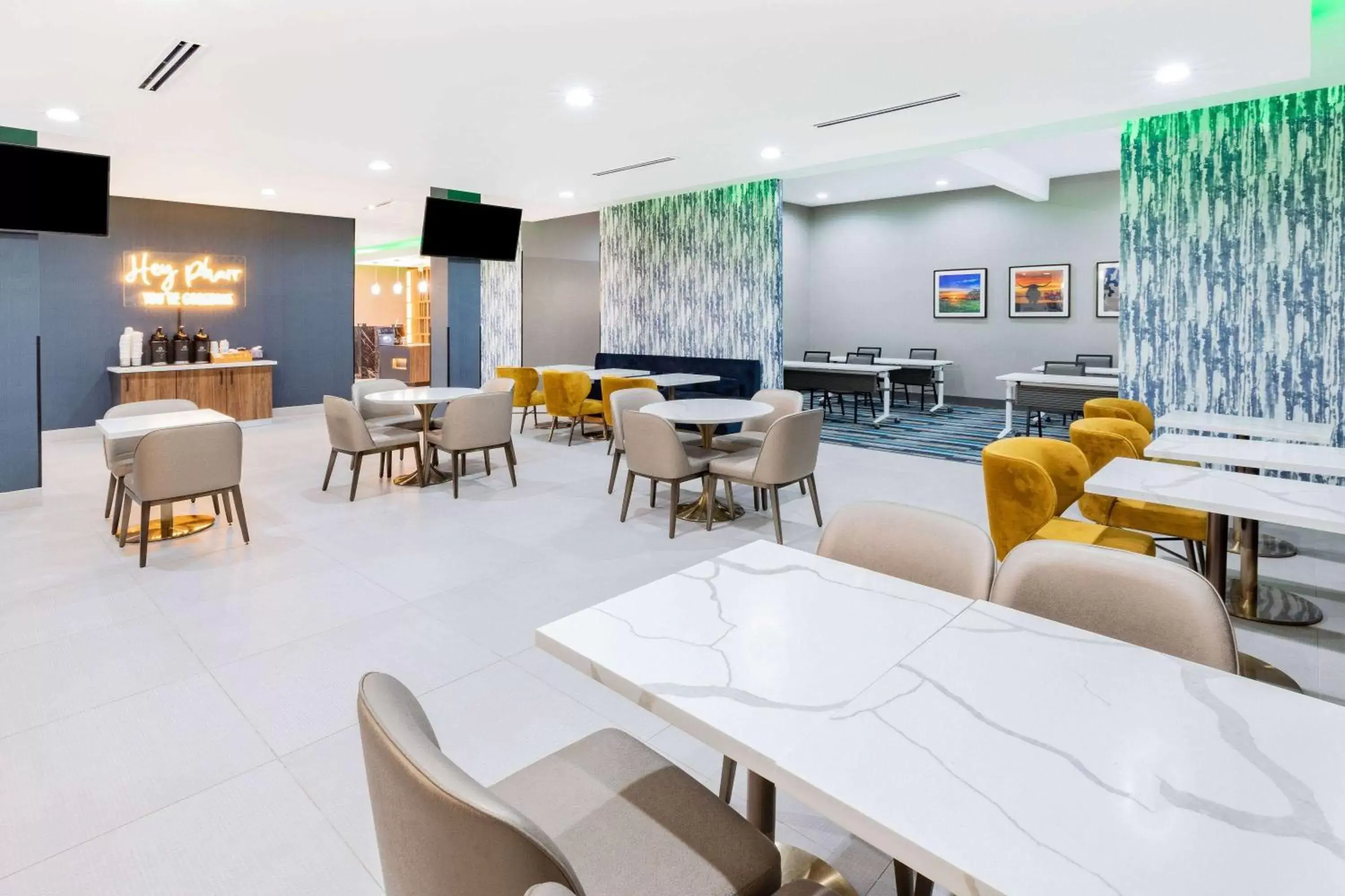 Breakfast, Restaurant/Places to Eat in La Quinta Inn & Suites by Wyndham Pharr RGV Medical Center