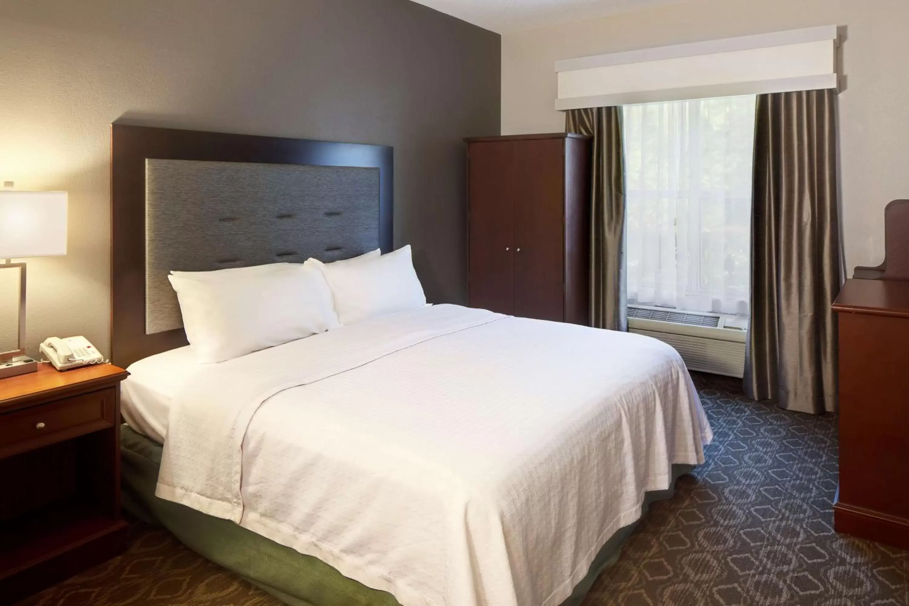 Bed in Homewood Suites by Hilton Raleigh/Cary