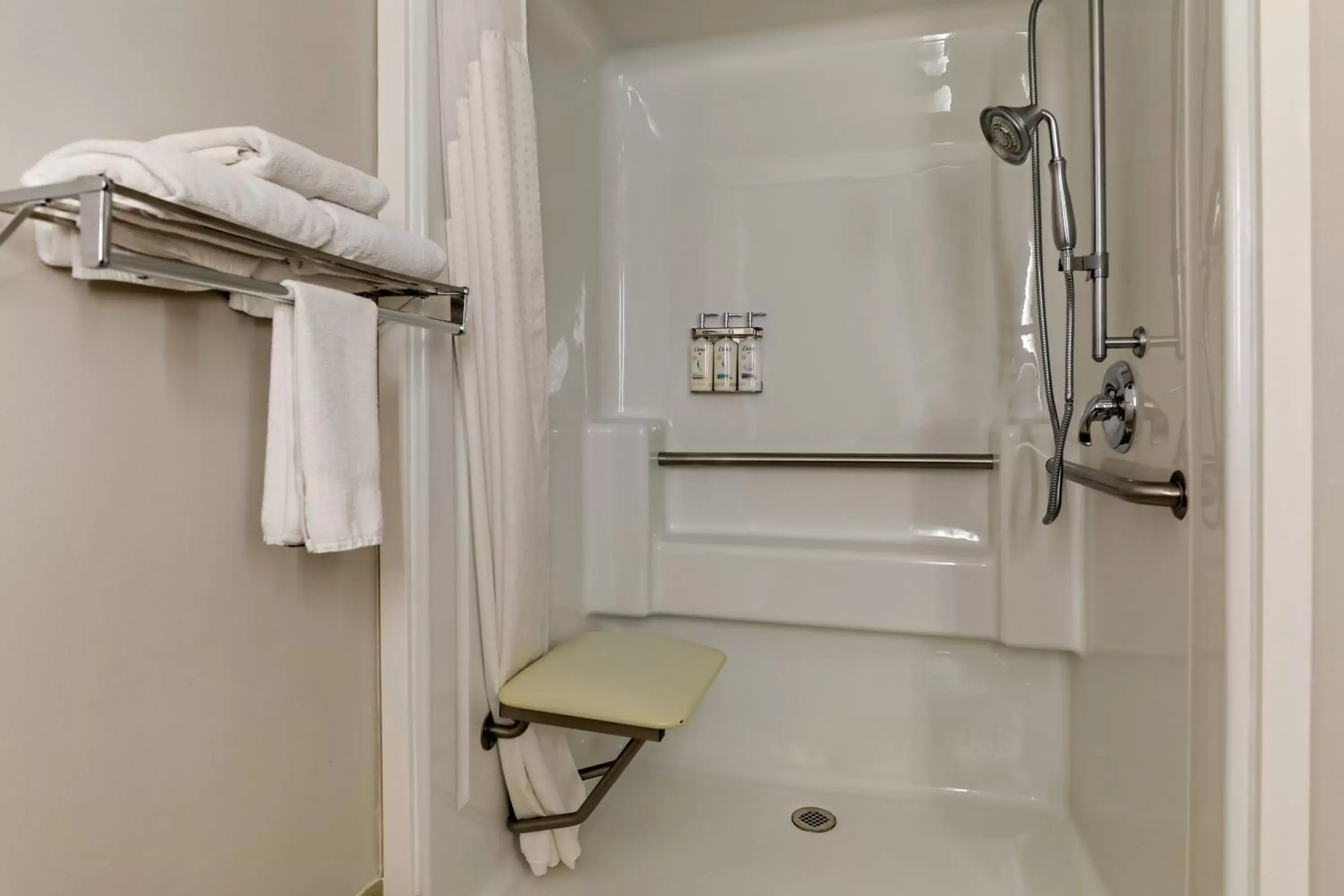 Photo of the whole room, Bathroom in Holiday Inn Express Campbellsville, an IHG Hotel