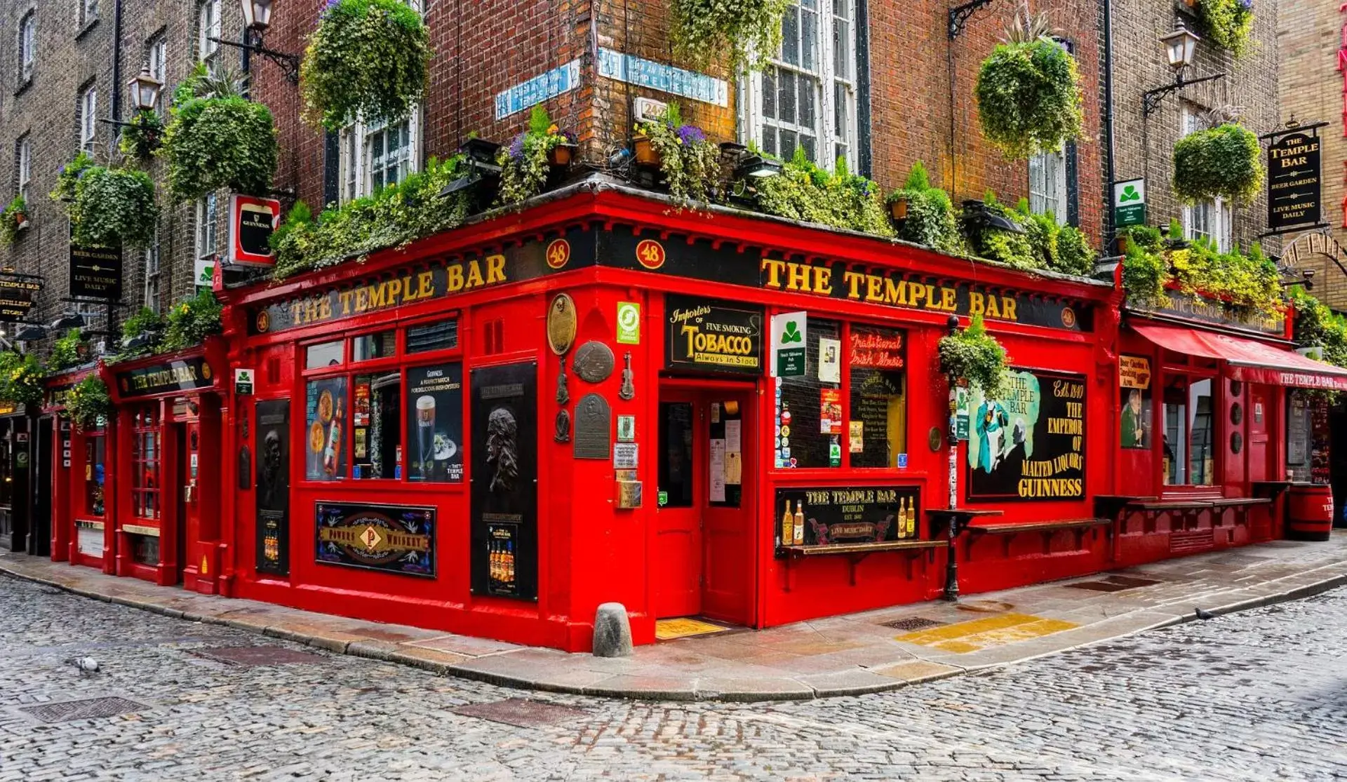 Nearby landmark in Temple Bar Lane