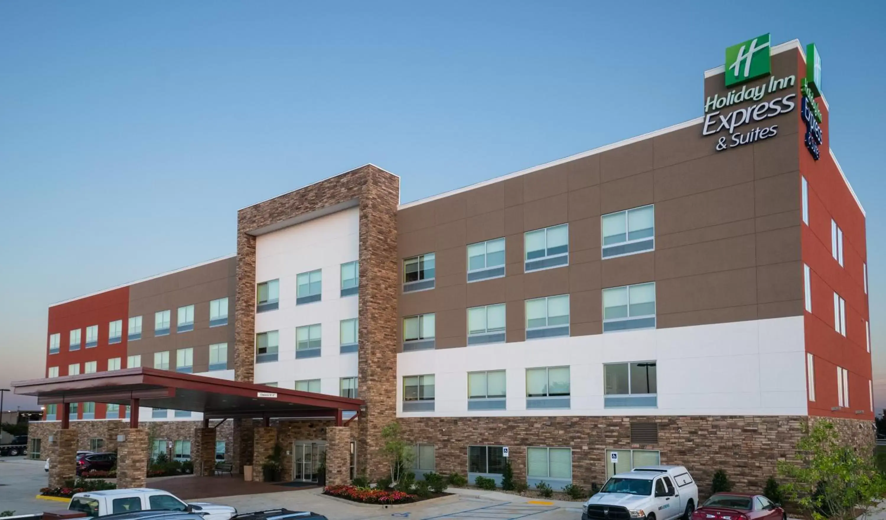 Property Building in Holiday Inn Express & Suites - Southaven Central - Memphis, an IHG Hotel