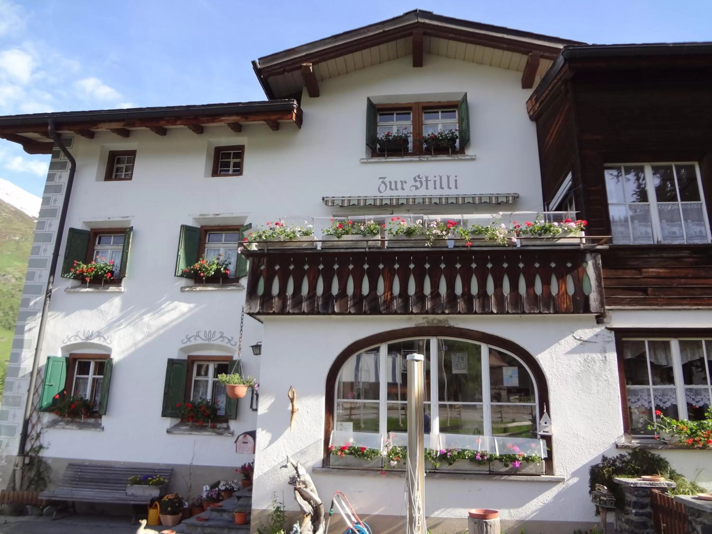Facade/entrance in Zur Stilli Davos Dorf
