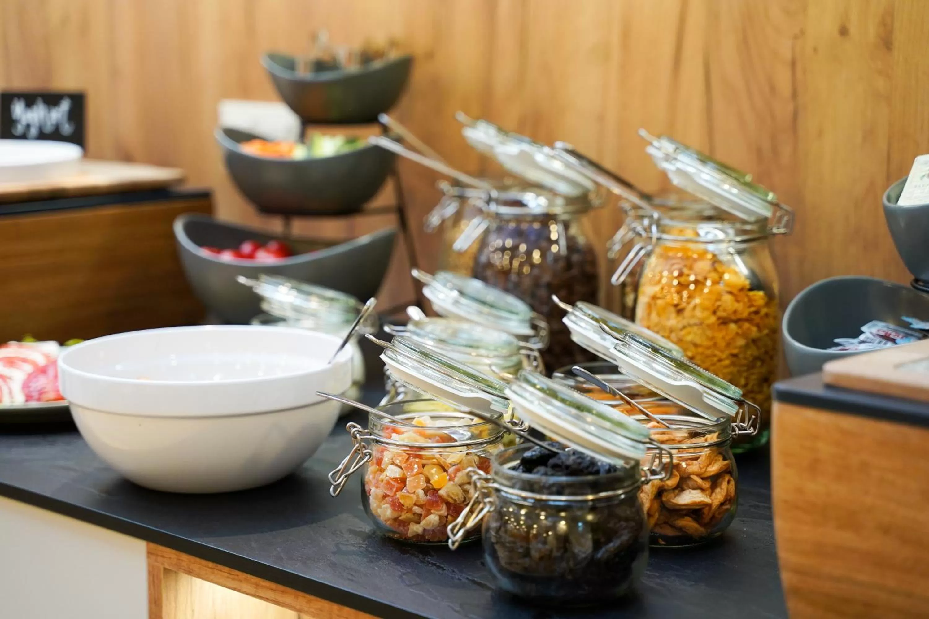 Buffet breakfast in Citadines South Vienna