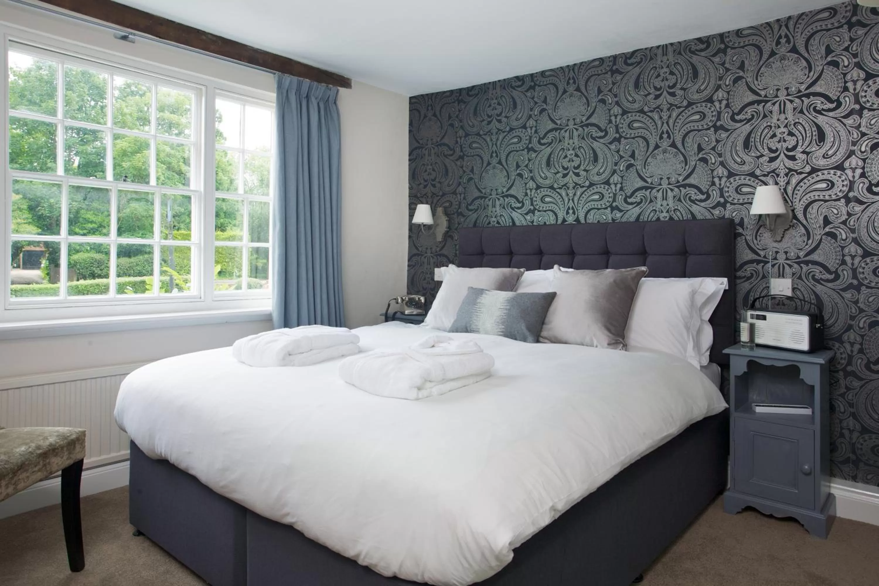 Bedroom, Bed in The Queen's Inn