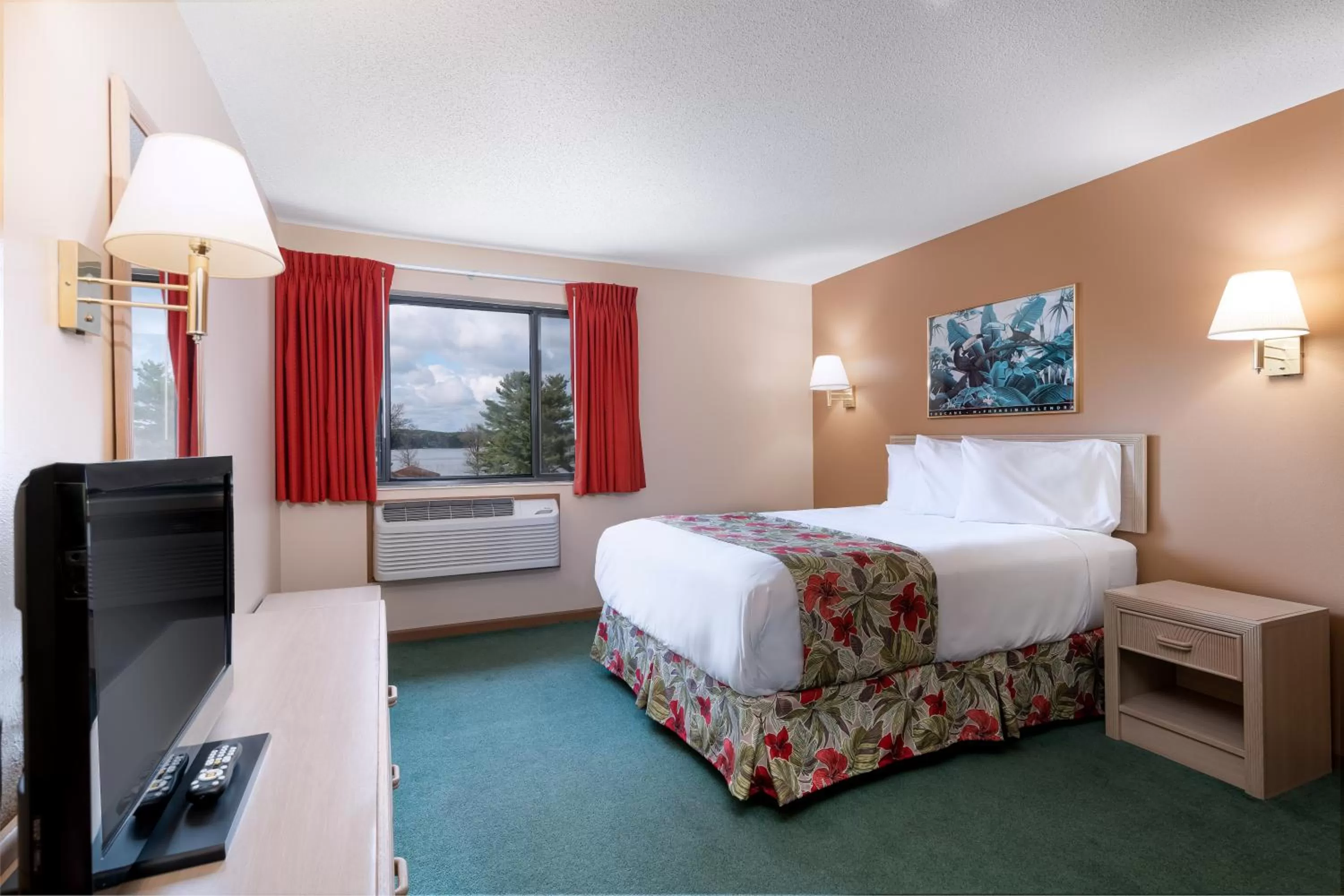 Photo of the whole room in Aloha Beach Resort