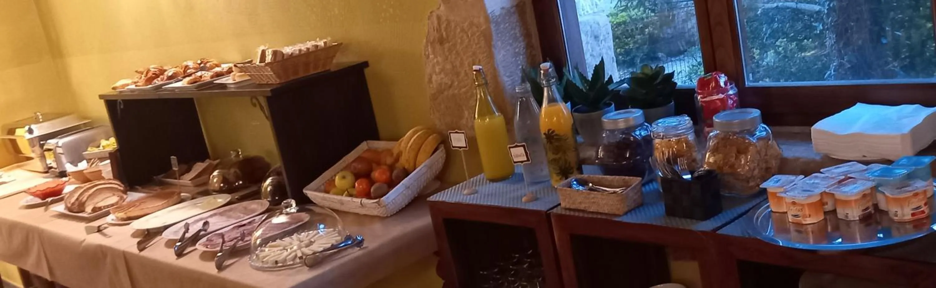 Buffet breakfast in La Casona de Revolgo