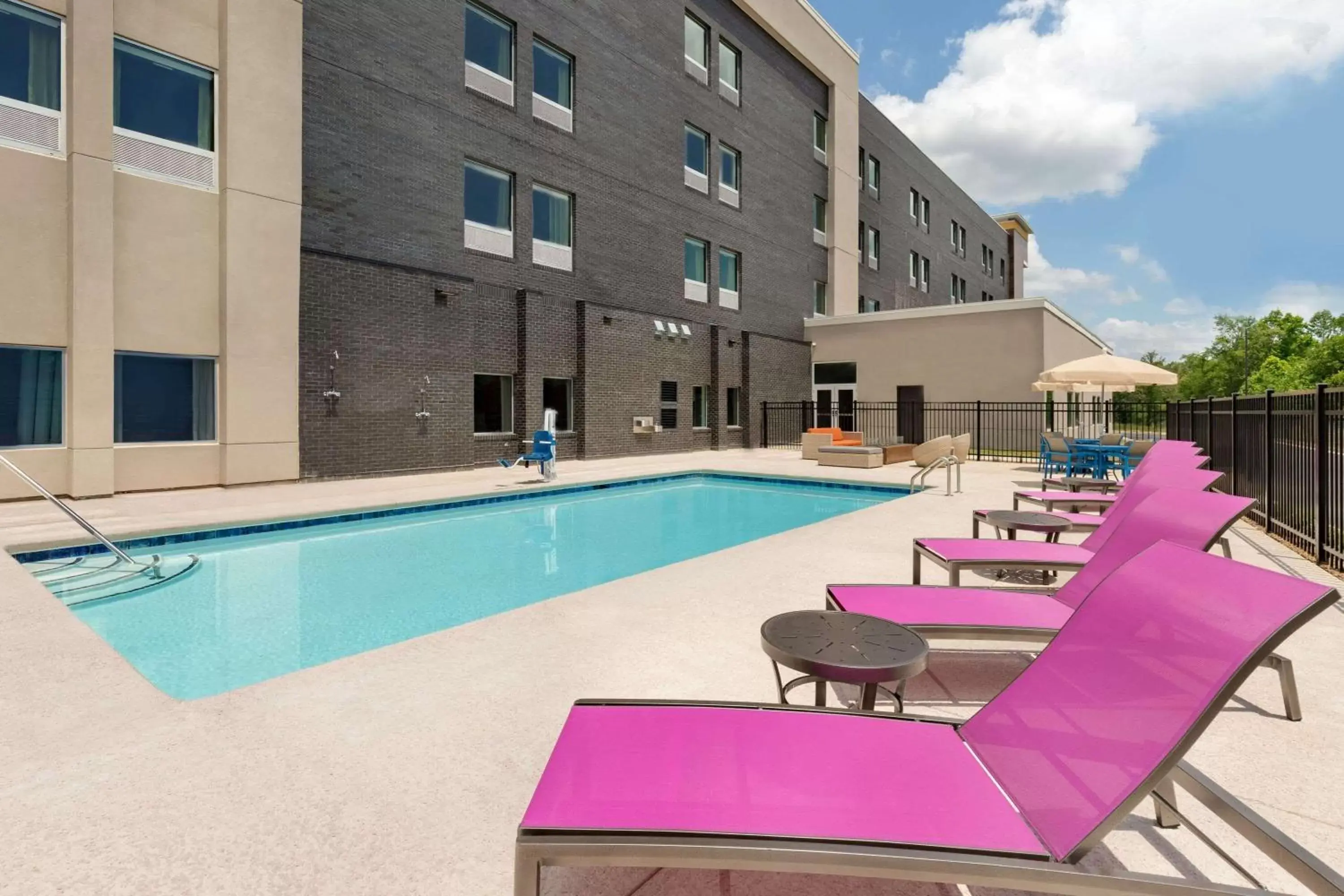 On site, Swimming Pool in La Quinta Inn & Suites by Wyndham Braselton