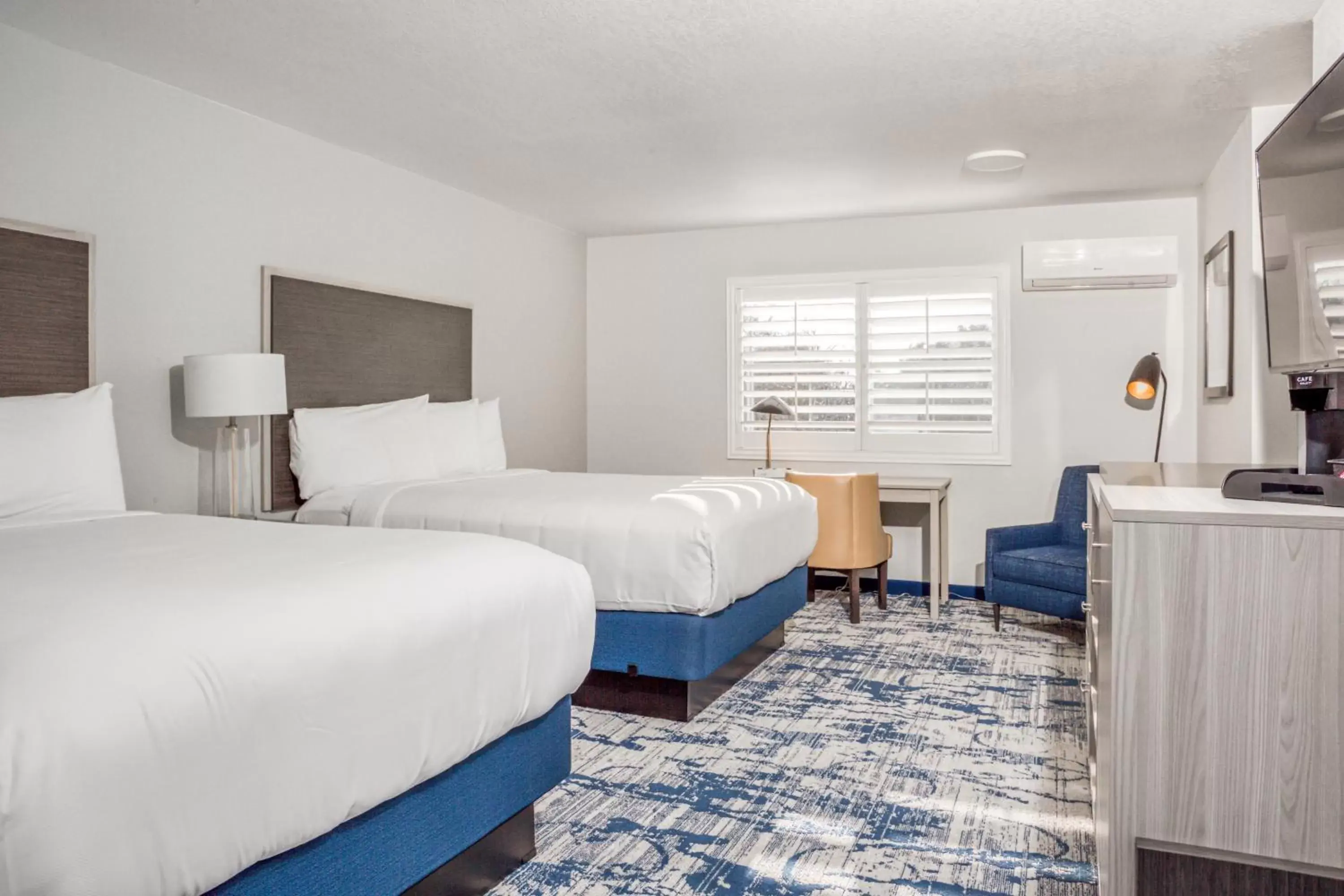 Bedroom, Bed in Creekside Inn Downtown