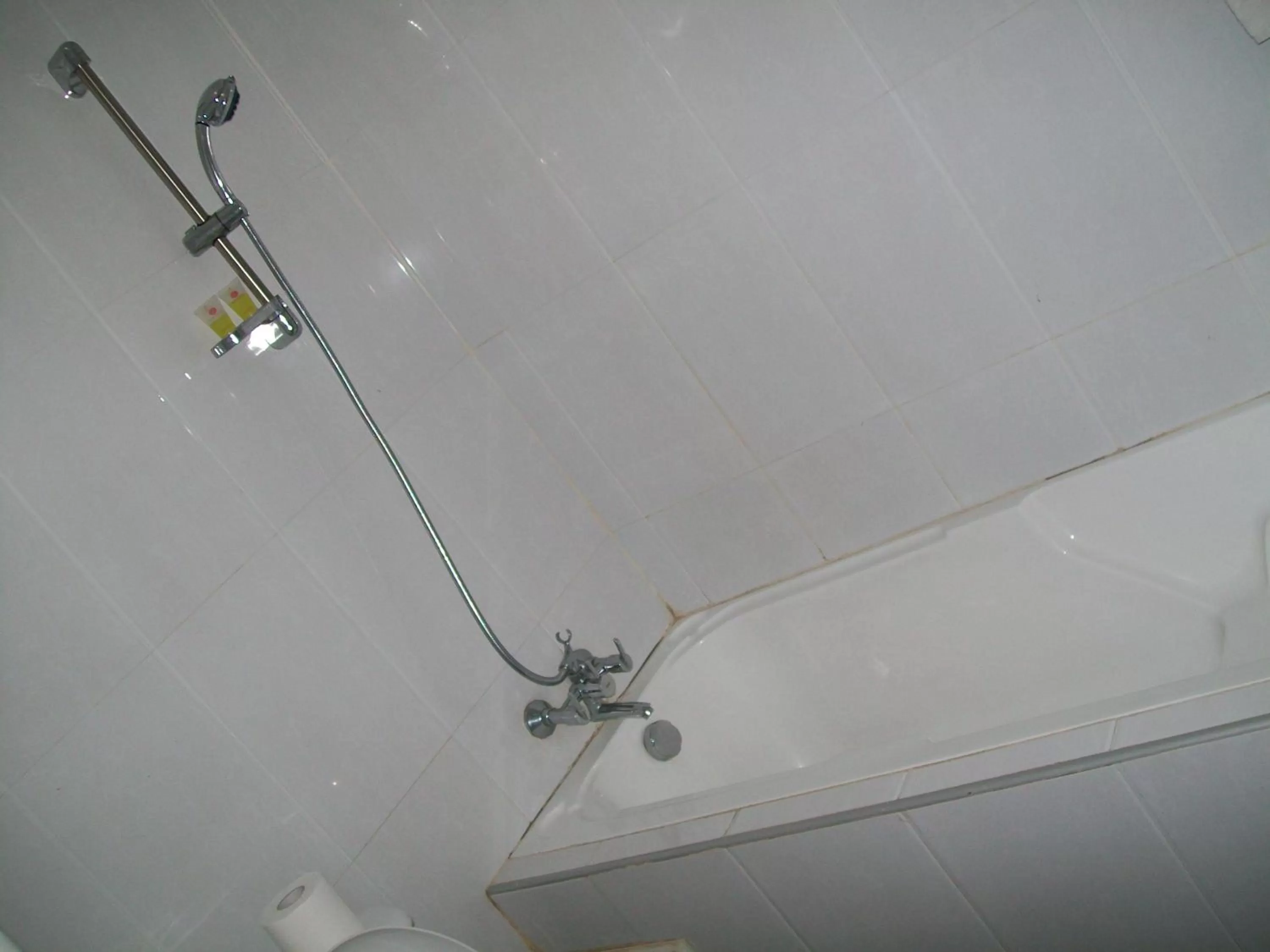 Bathroom in Ampomaah Hotel