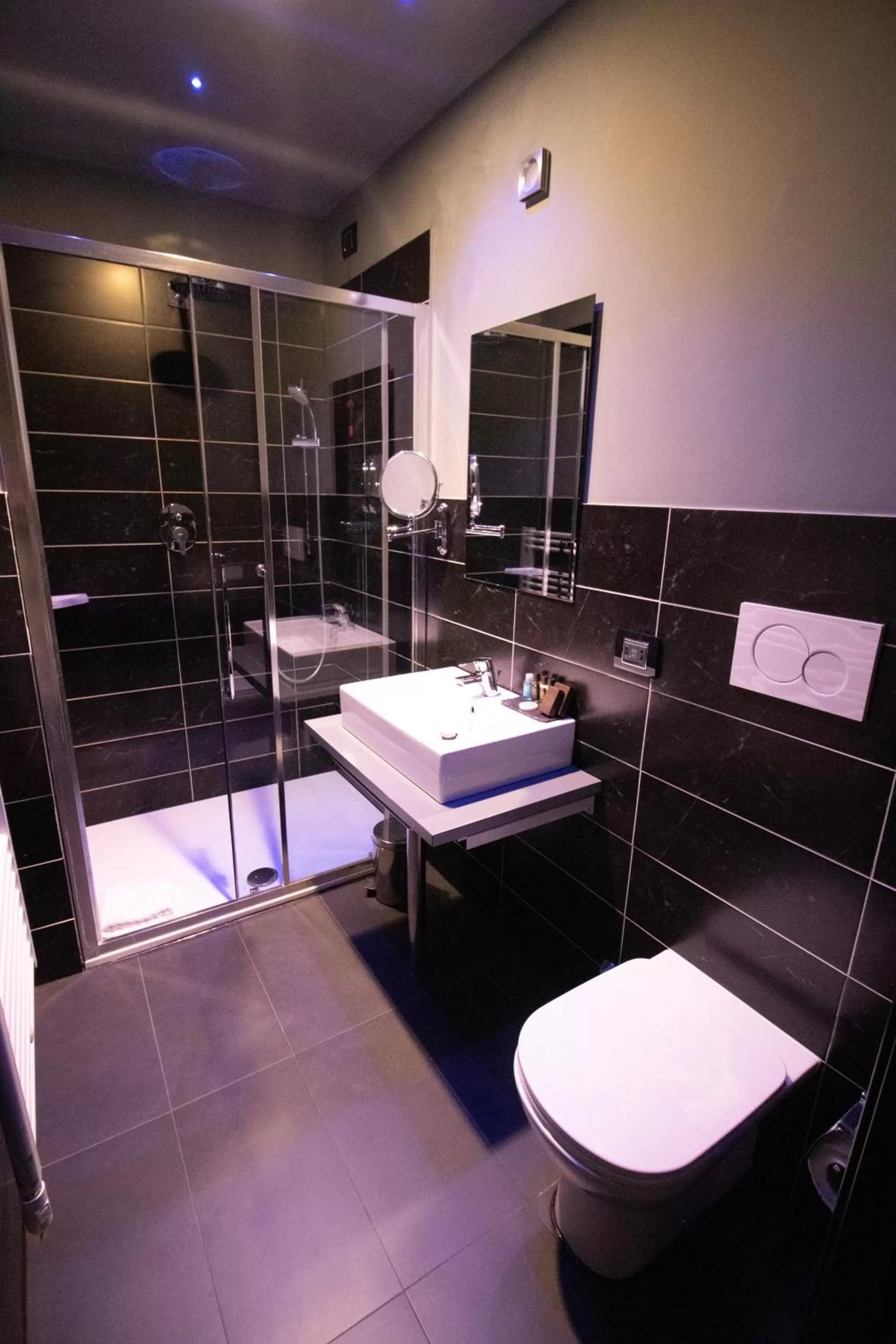 Shower in The Bryson Hotel