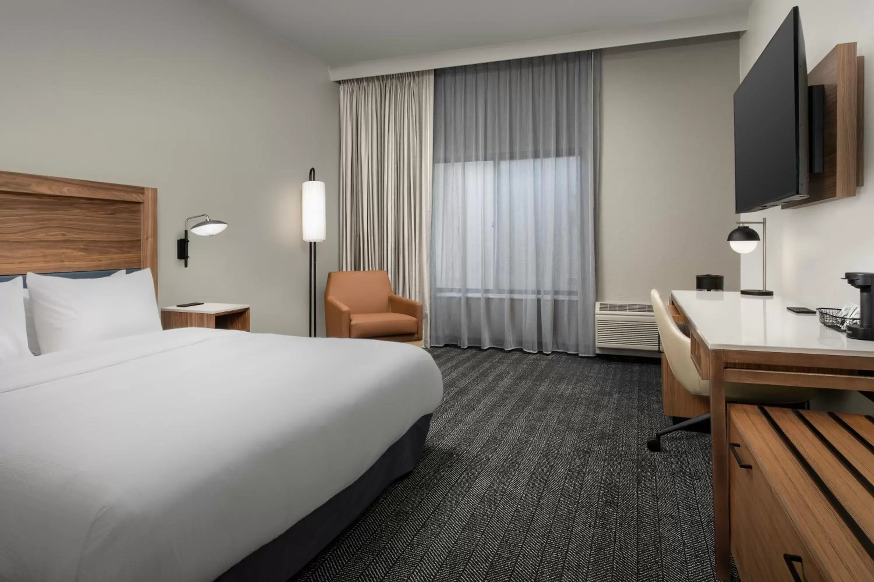Photo of the whole room, Bed in Courtyard by Marriott Dayton Beavercreek