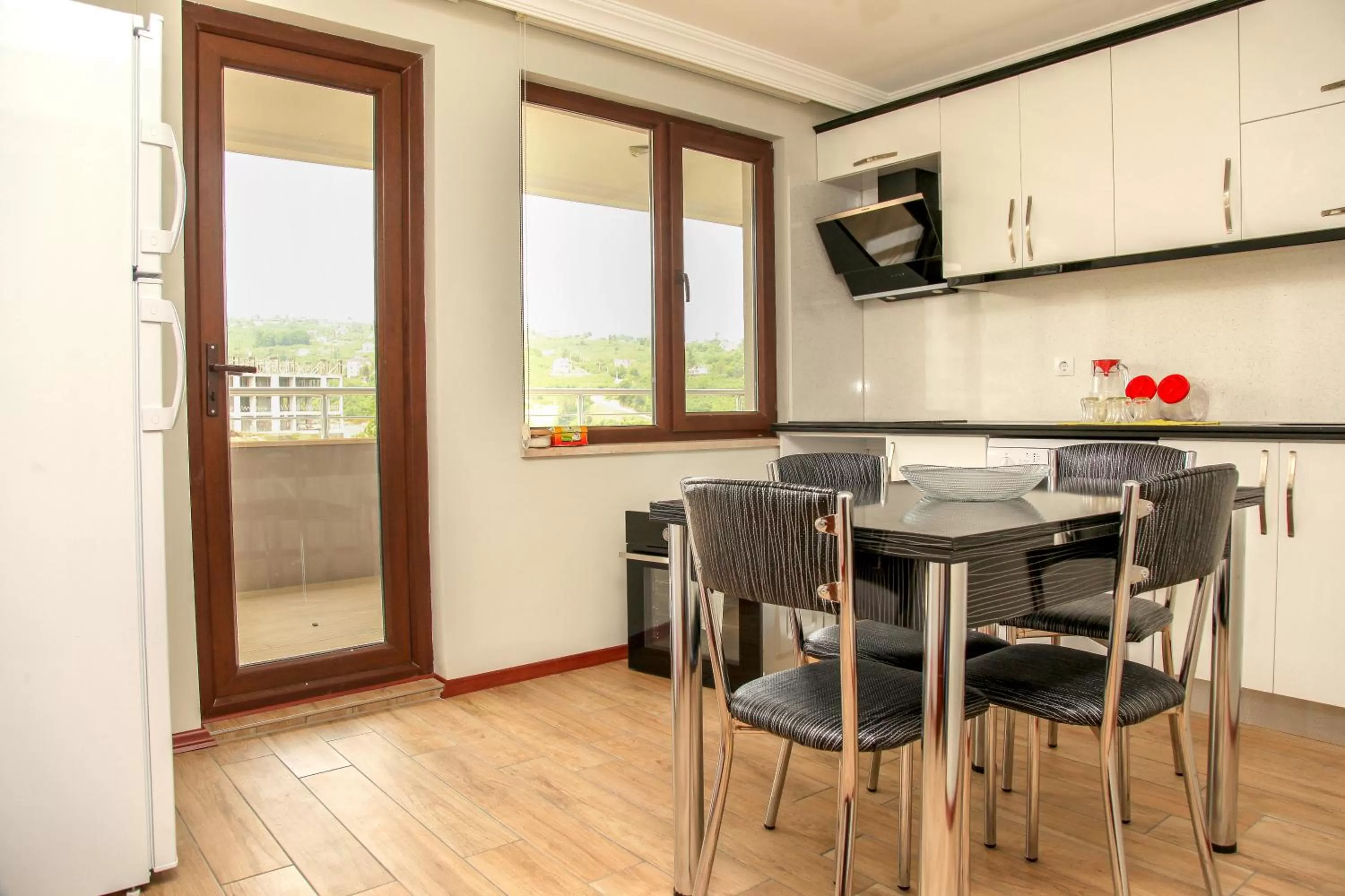 Kitchen or kitchenette in Royal Inn Seza Residence