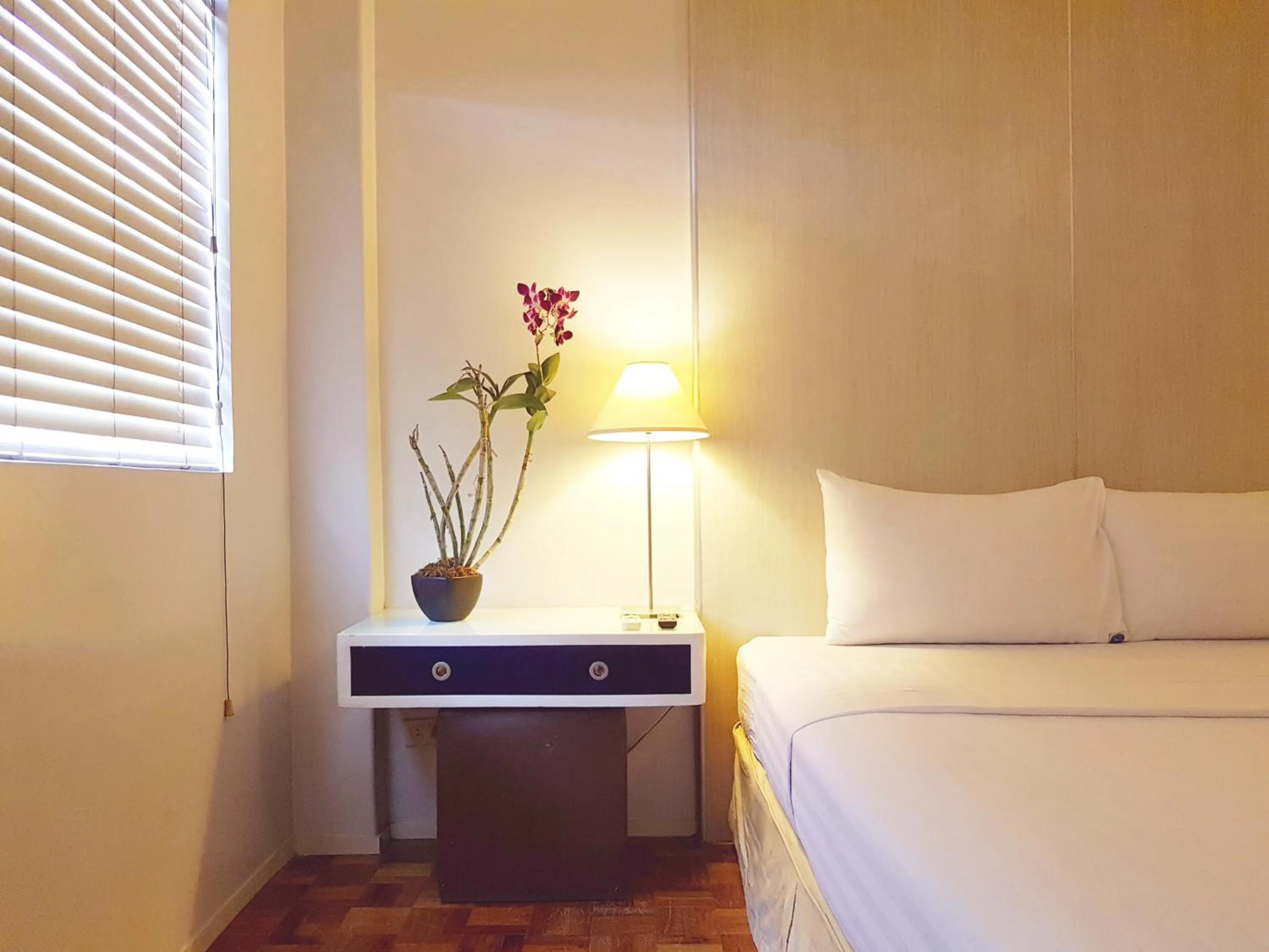 Decorative detail, Bed in The Clipper Hotel, Poblacion Makati