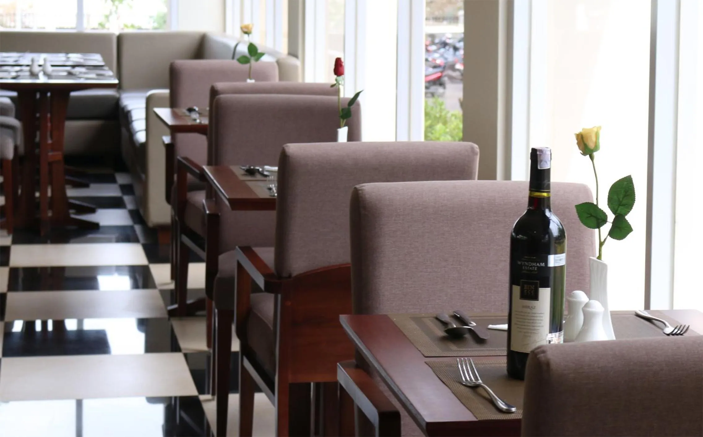 Restaurant/places to eat in Java Palace Hotel