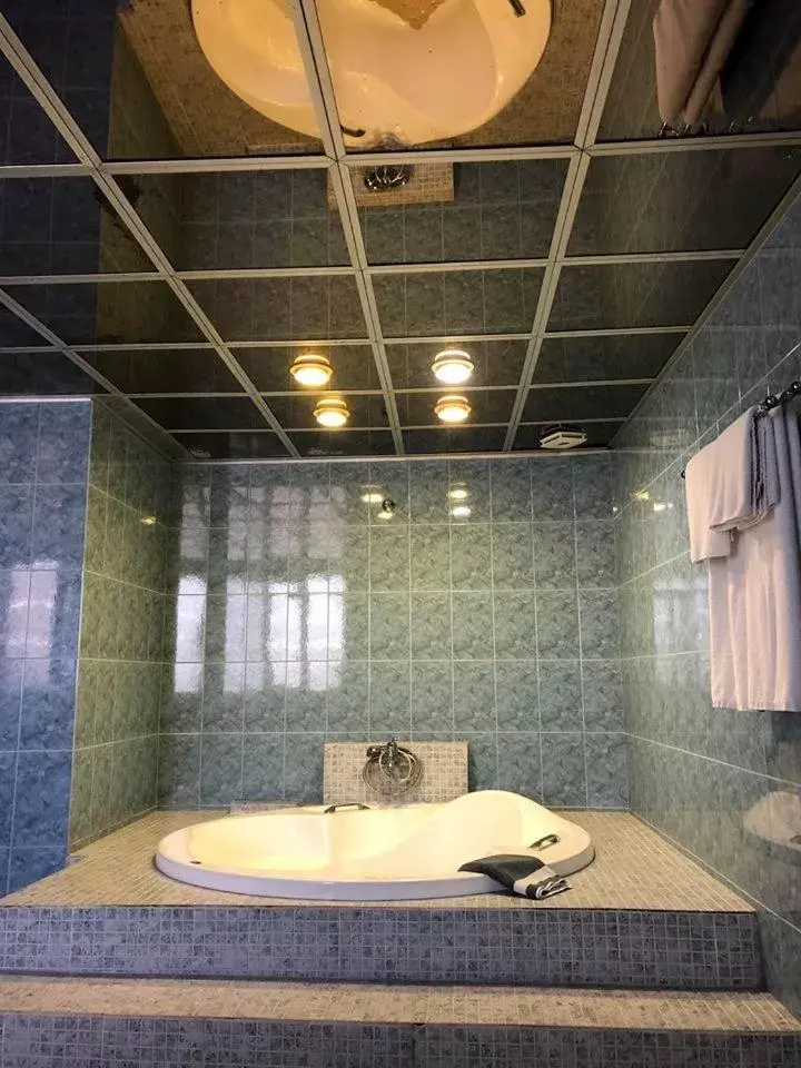 Shower, Bathroom in Philippion