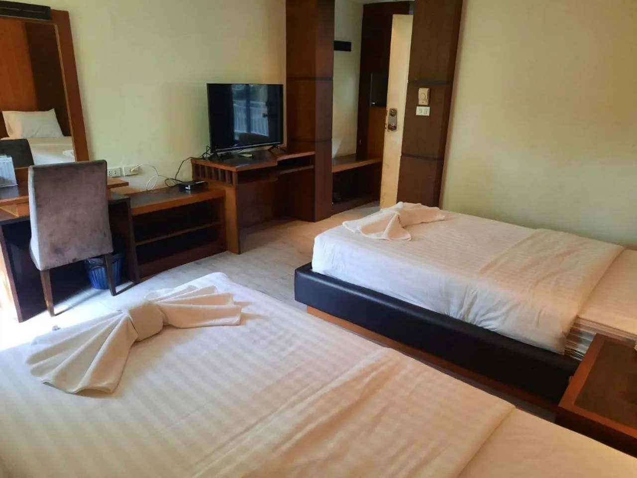 Bedroom, Bed in Chawalun Resort