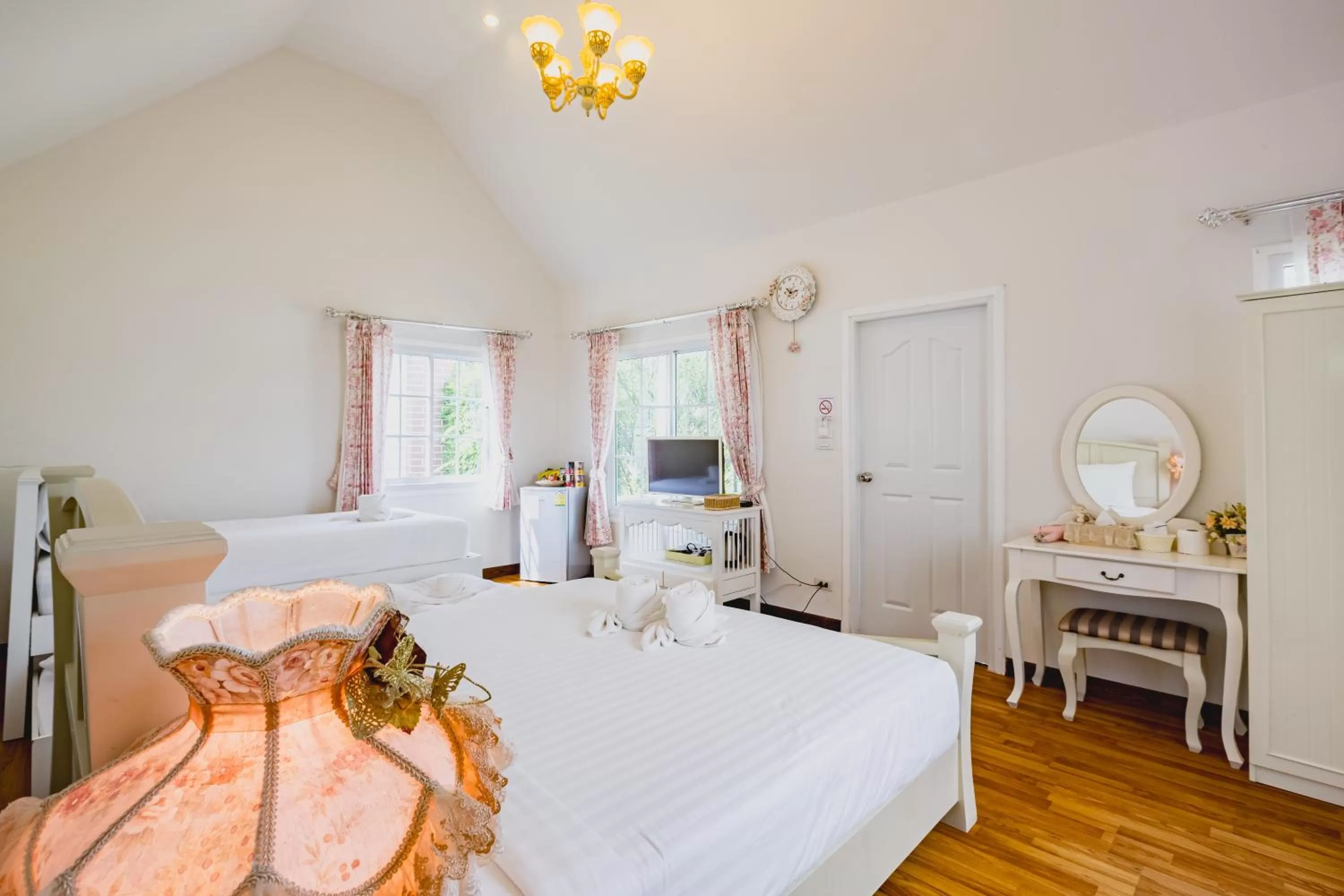 Bed in Sakarin Valley Resort