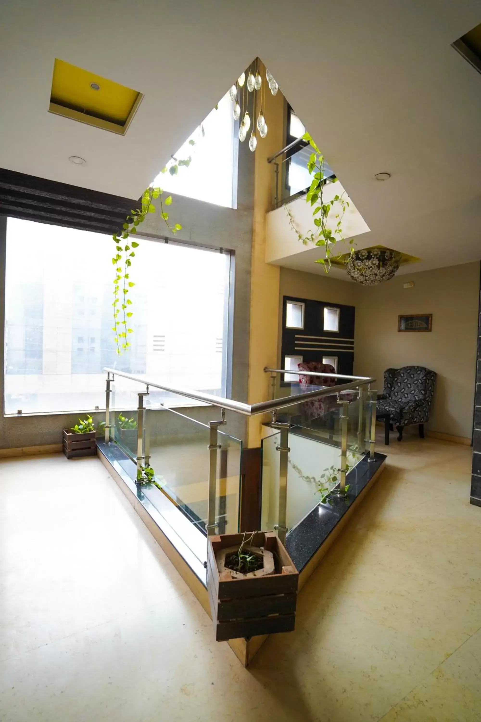 Property building in Hotel Floret Inn Property building in Hotel Floret Inn