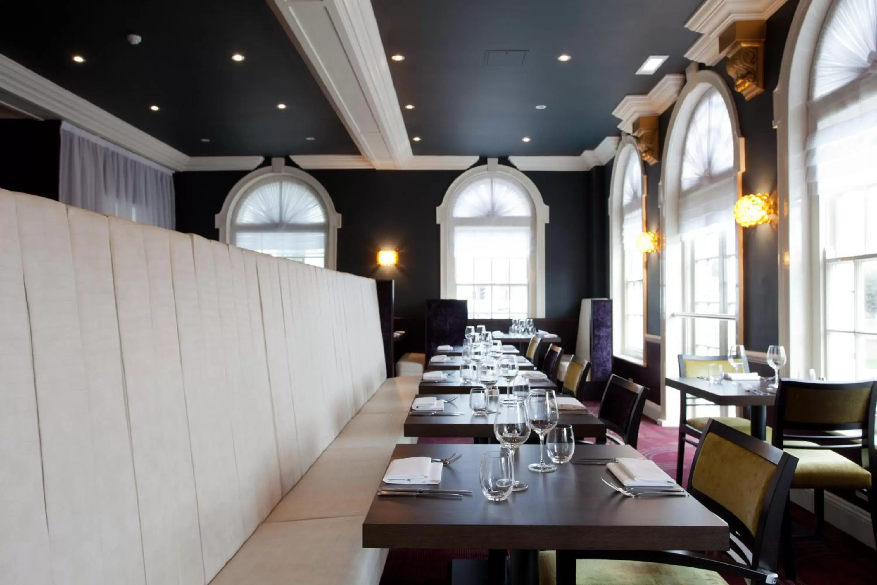 Restaurant/Places to Eat in London Croydon Aerodrome Hotel, BW Signature Collection