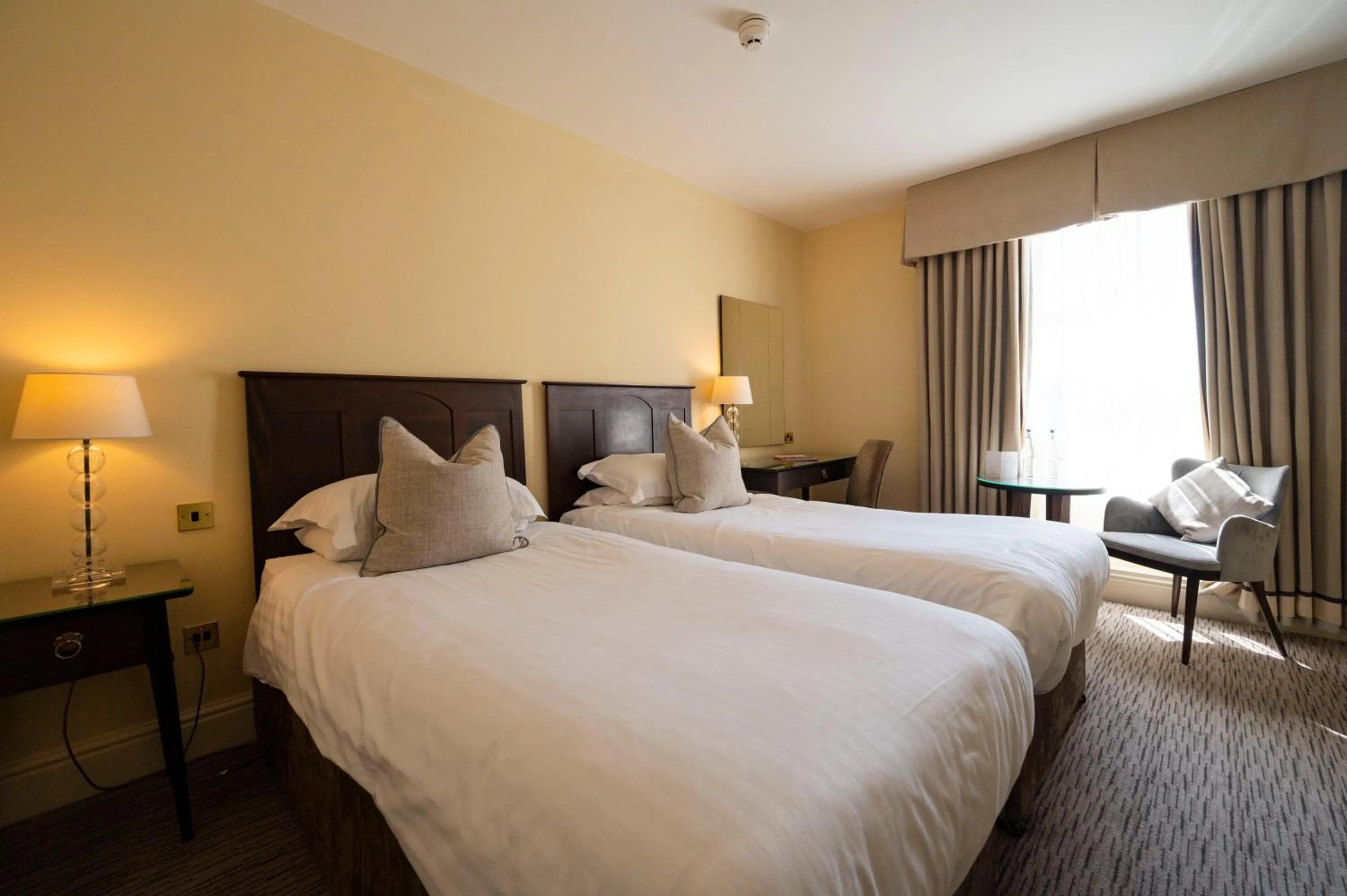 Twin Room with City View in St George's Hotel - Llandudno