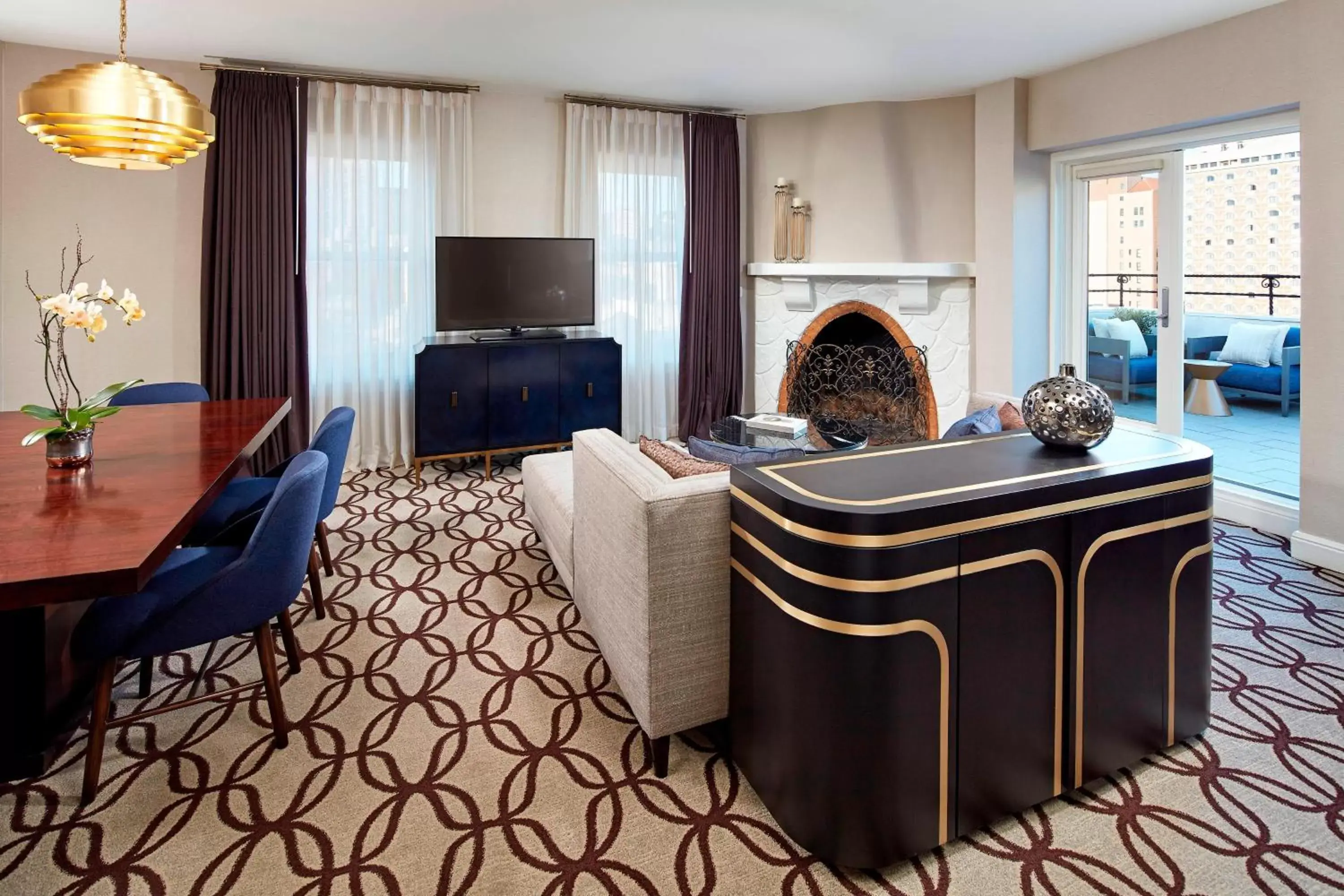 Bedroom, Seating Area in Hotel Adagio, Autograph Collection