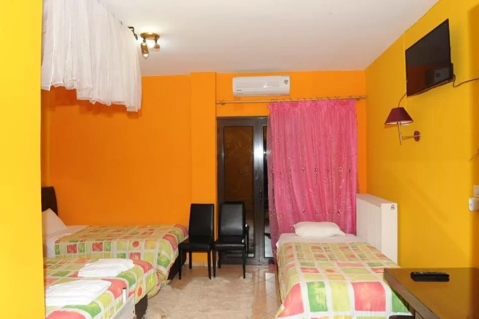 Photo of the whole room, Bed in Hani Zemenou