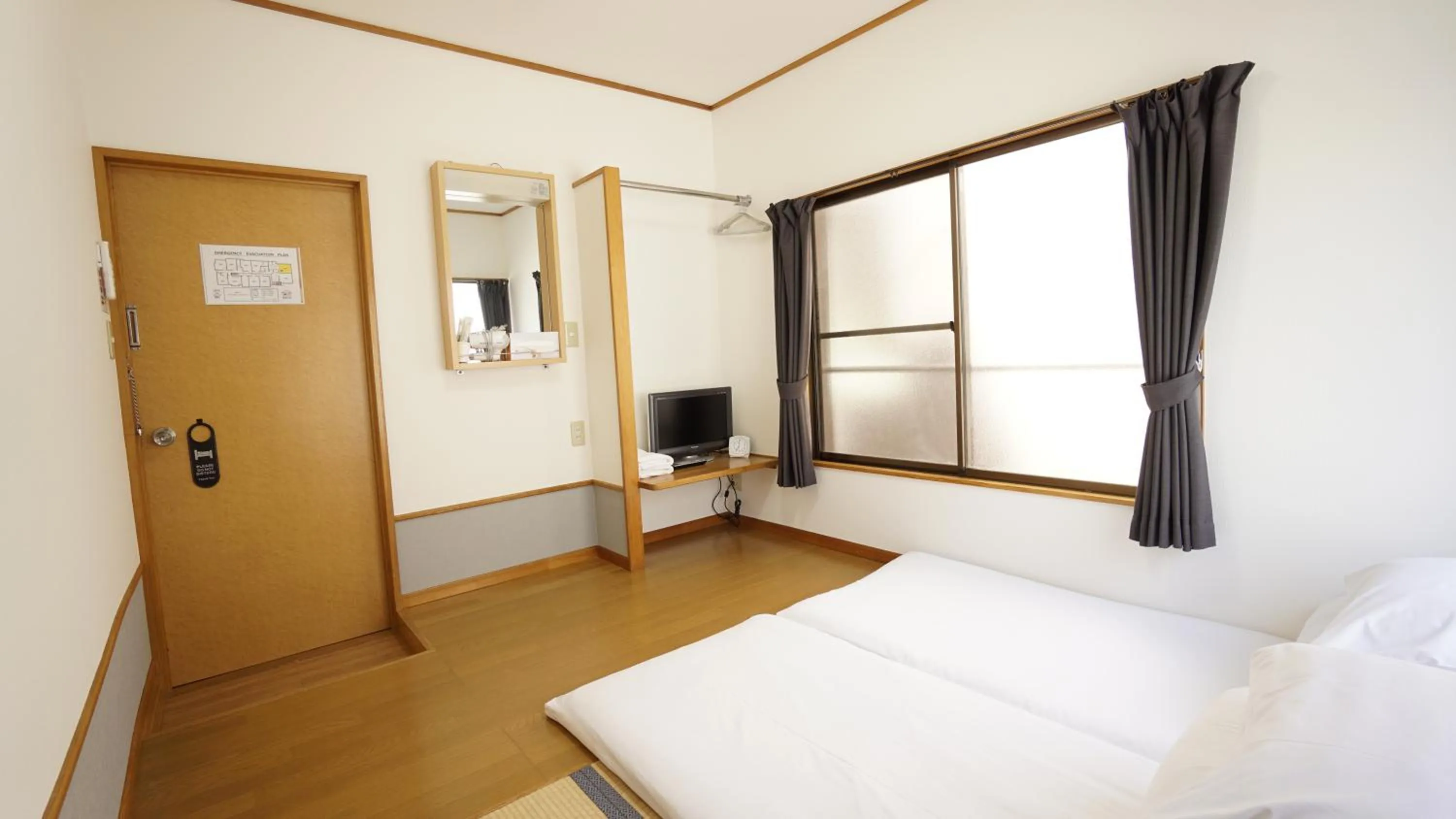 Photo of the whole room, Bed in House Ikebukuro