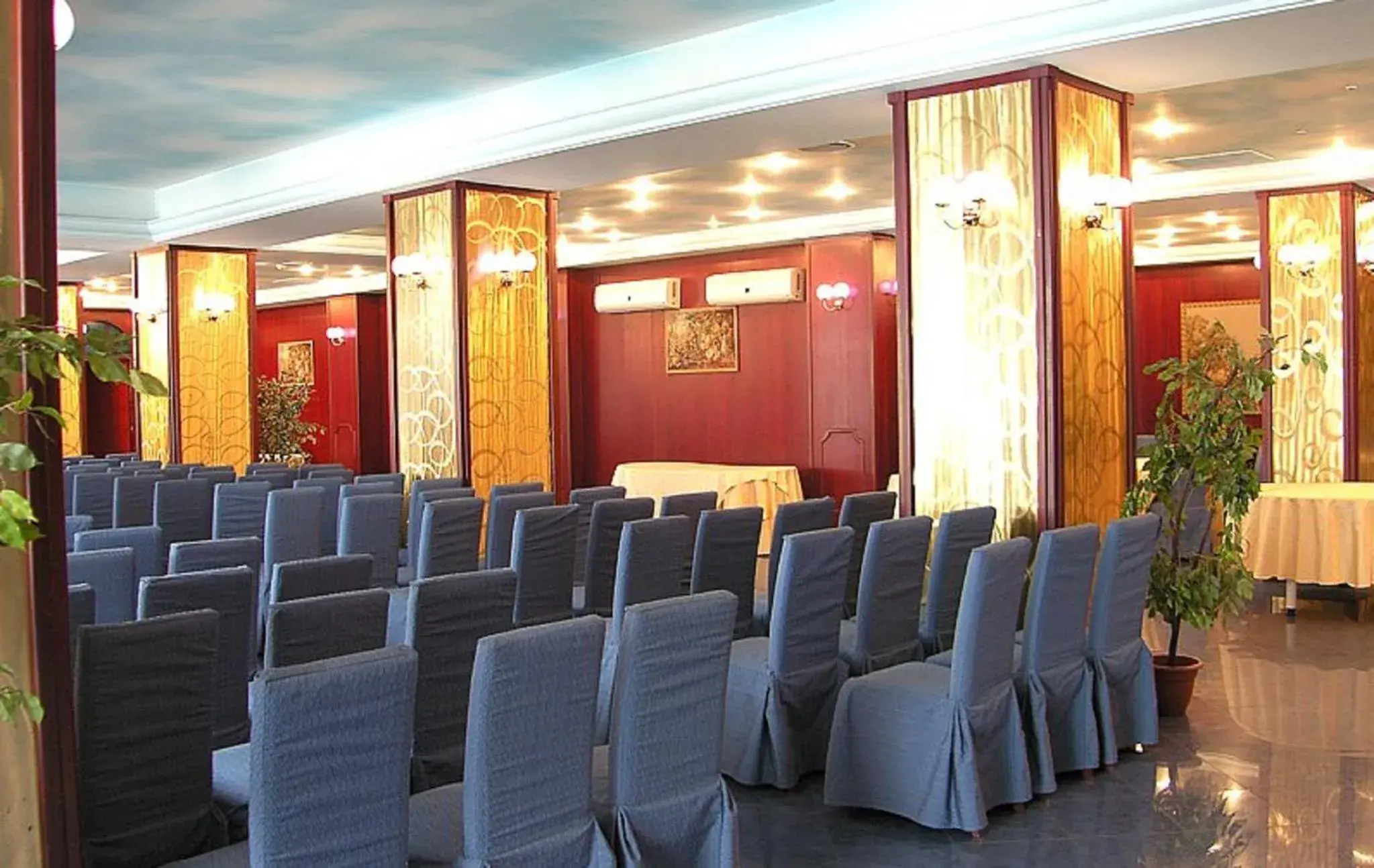 Business facilities in Hotel Santa Lucia Le Sabbie d'Oro