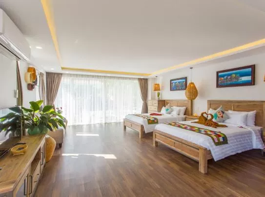 Bedroom, Bed in Peach House