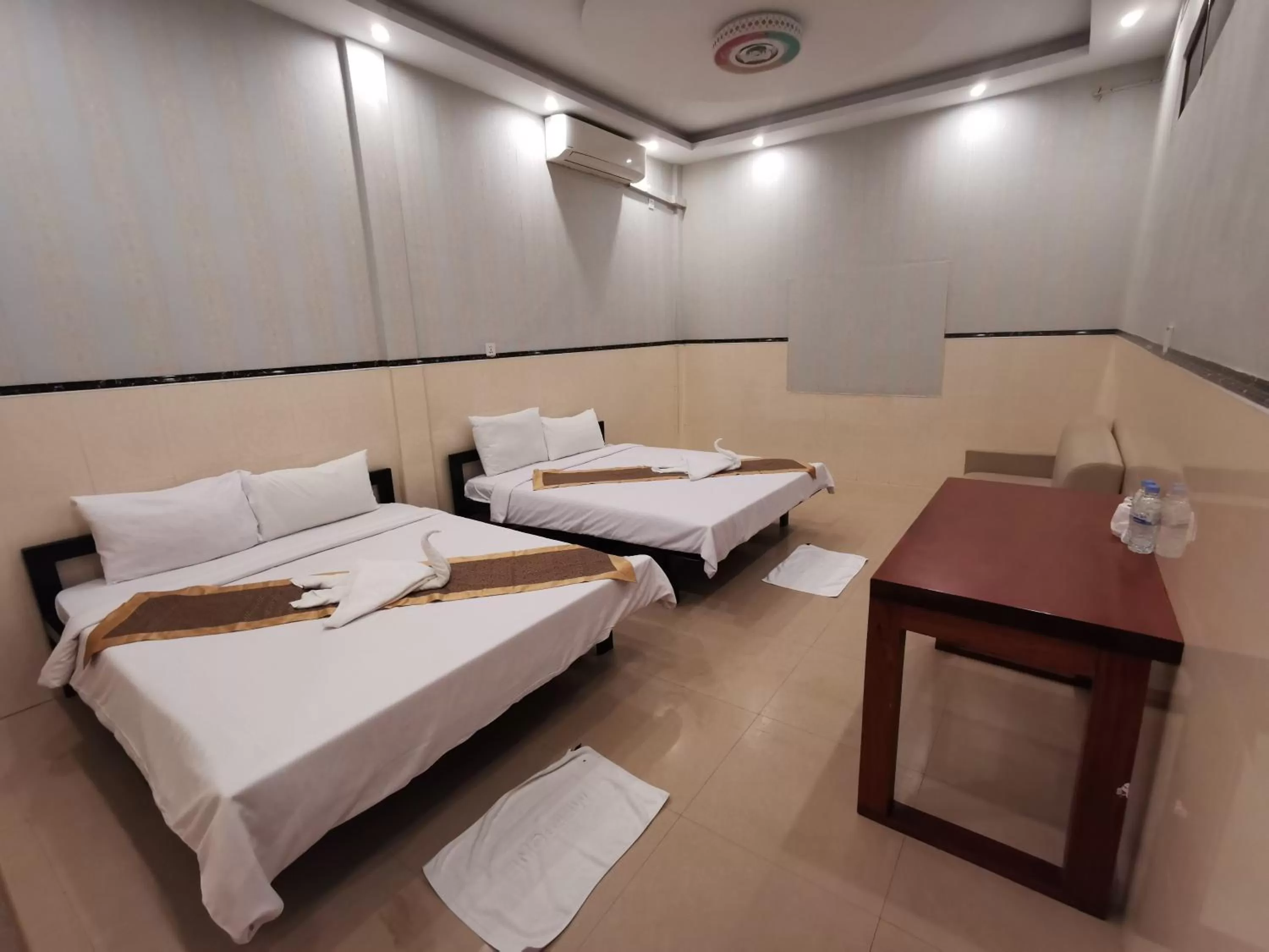 Photo of the whole room, Bed in Invito Guesthouse