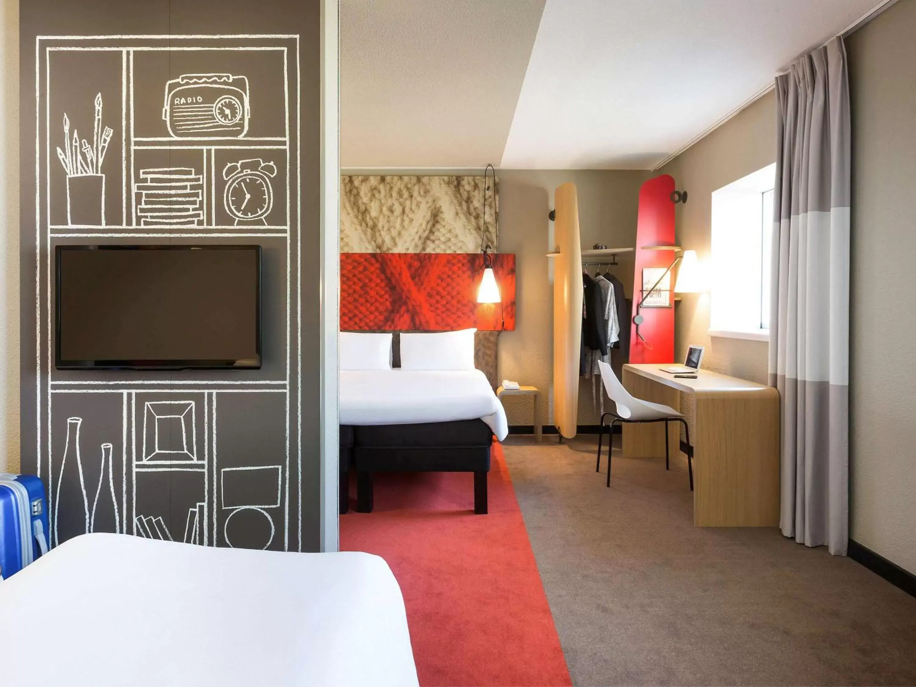 Photo of the whole room, Bed in Hotel ibis Rennes Centre Gare Sud