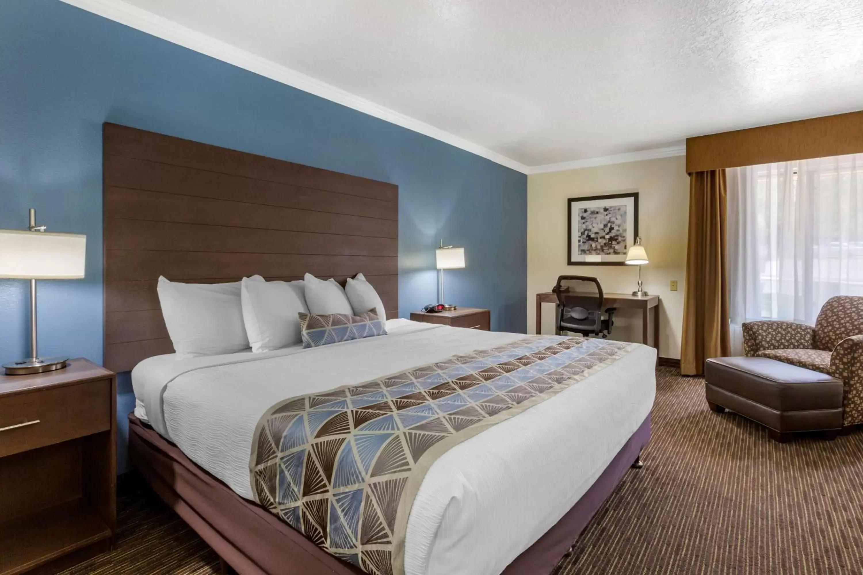 Bedroom, Bed in Best Western Airport Albuquerque InnSuites Hotel & Suites