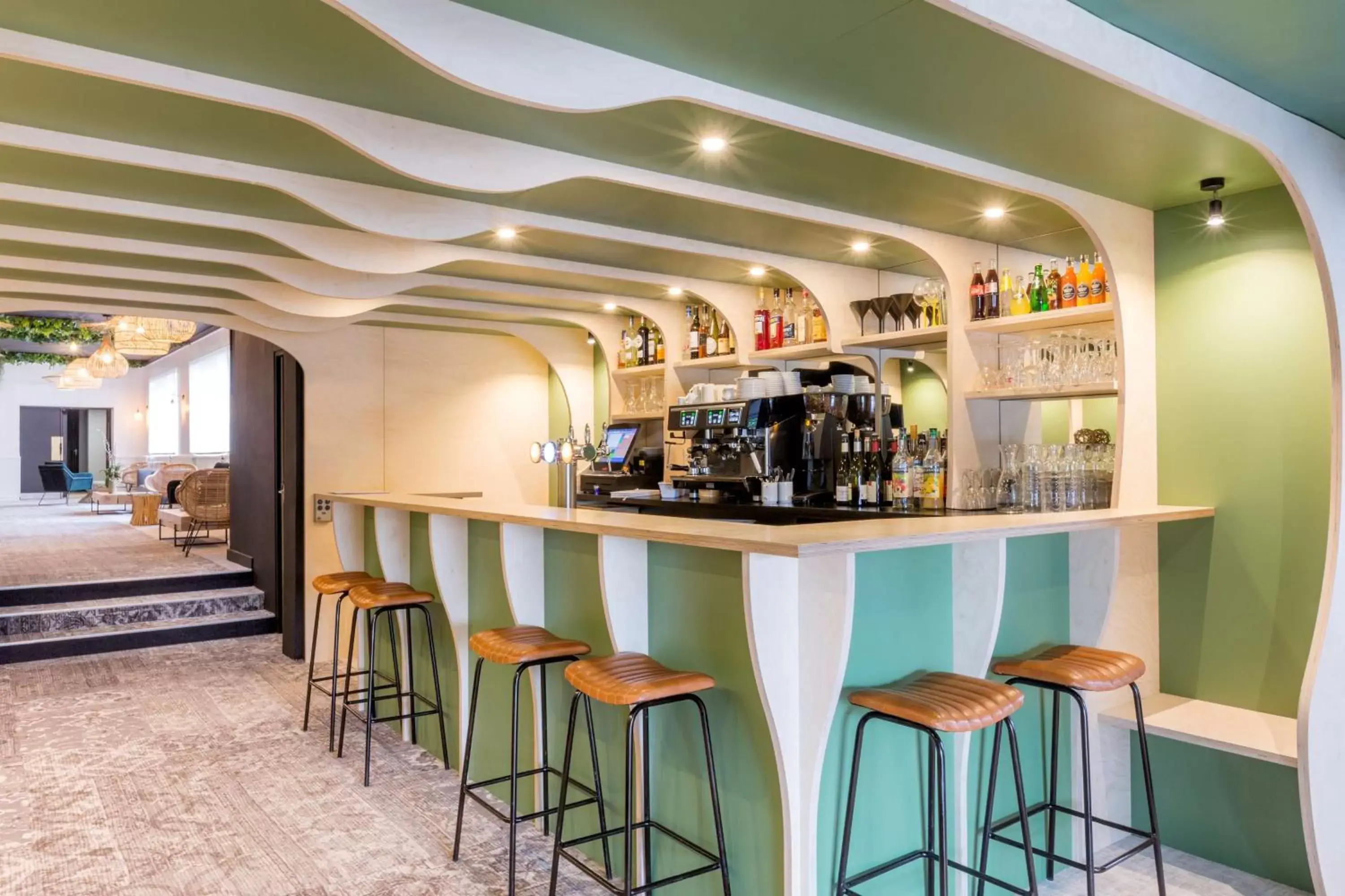 Lounge or bar, Lounge/Bar in Sure Hotel by Best Western Argentan